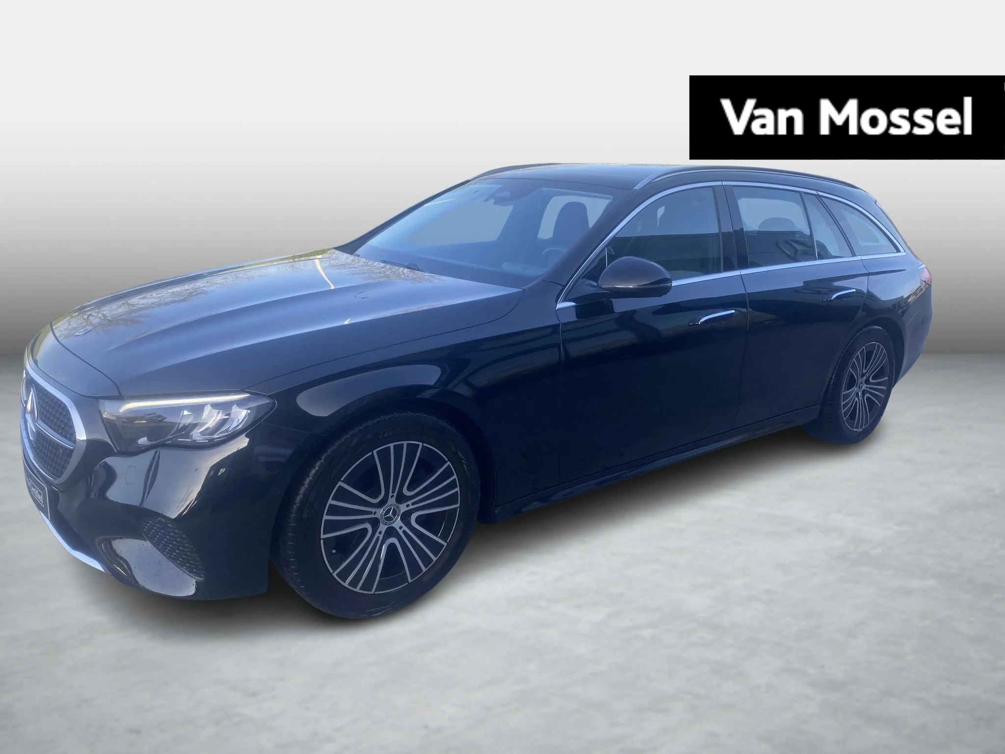 Mercedes-Benz-E-Klasse-image-0