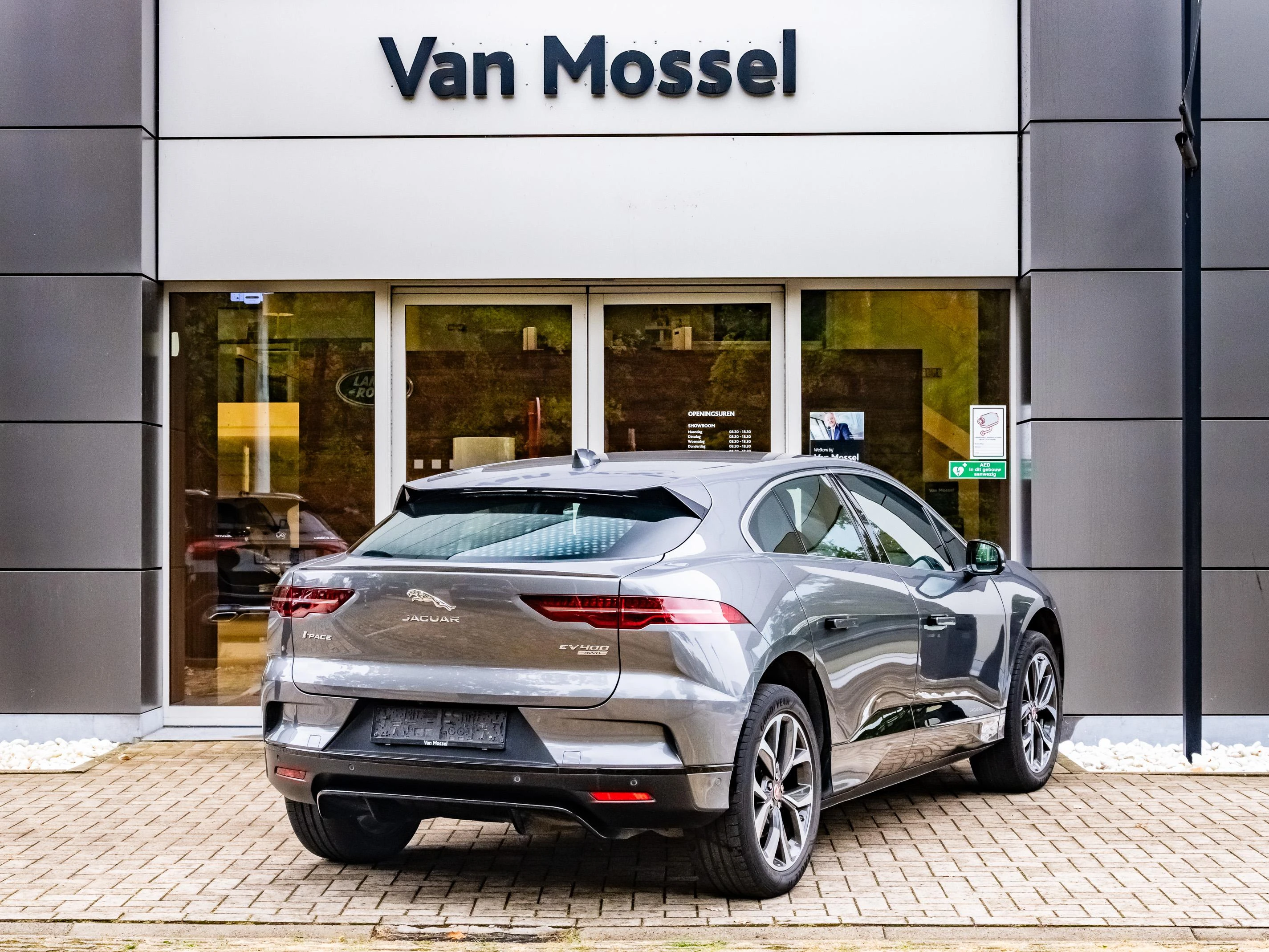 Jaguar-I-PACE-image-5