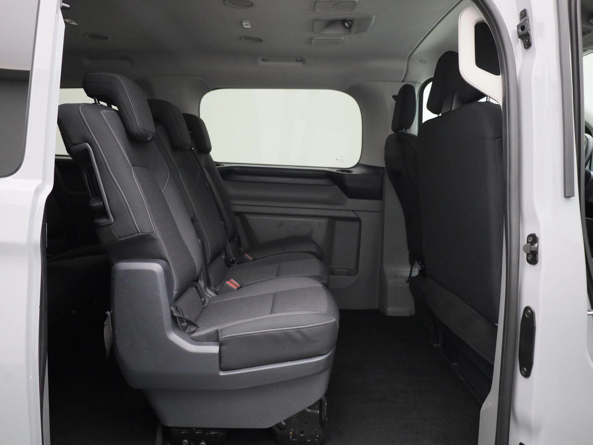 Ford-Transit Custom-image-10