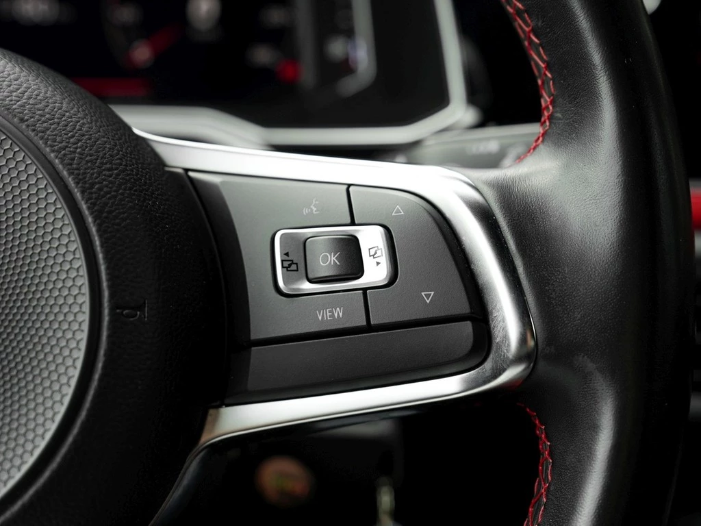 Volkswagen Polo GTI 2.0 TSI 6-Gang Schalter *LED*Navi*BEATS Audio*Climatronic*Sitzhzg*Digi-Cockpit*PDC*uvm...