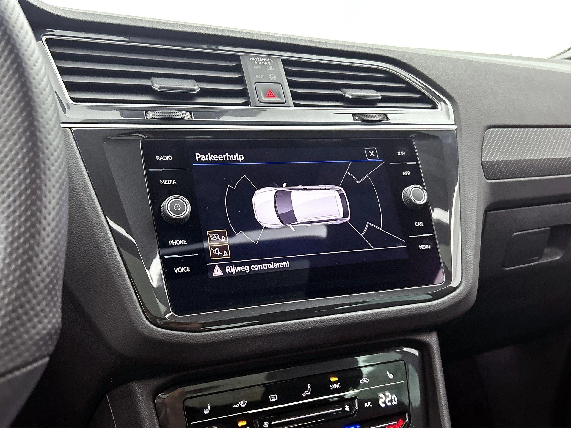 Volkswagen-Tiguan-image-13
