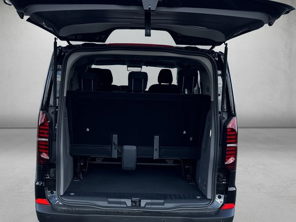 Volkswagen-Caravelle-image-4