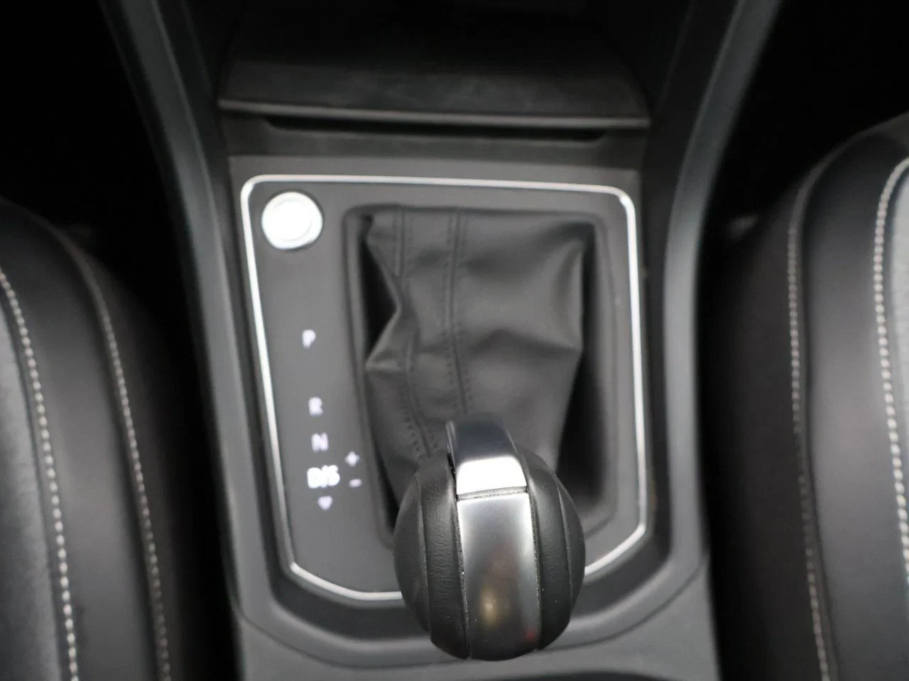 Volkswagen-Touran-image-15