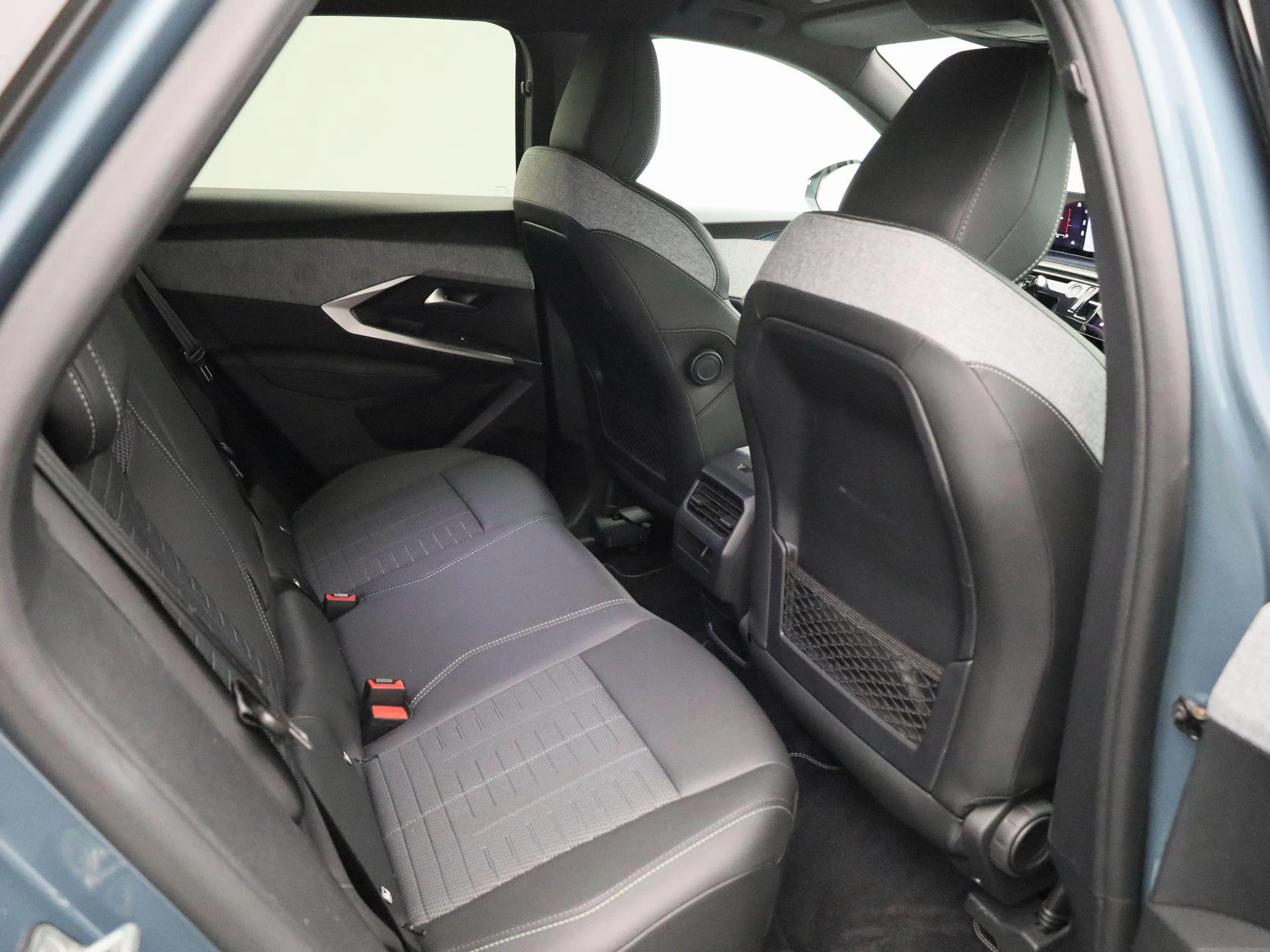 Peugeot 3008 1.2 HYBRID 145 e-DSC6 GT