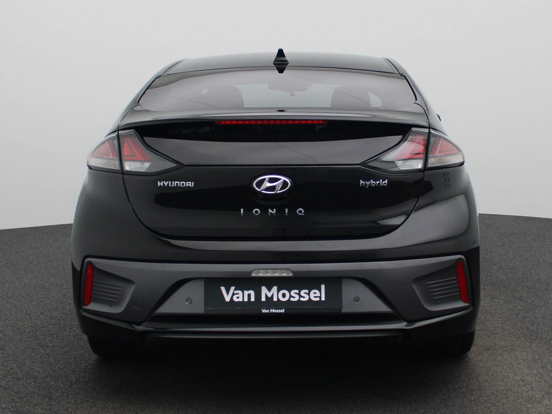 Hyundai-IONIQ-image-4