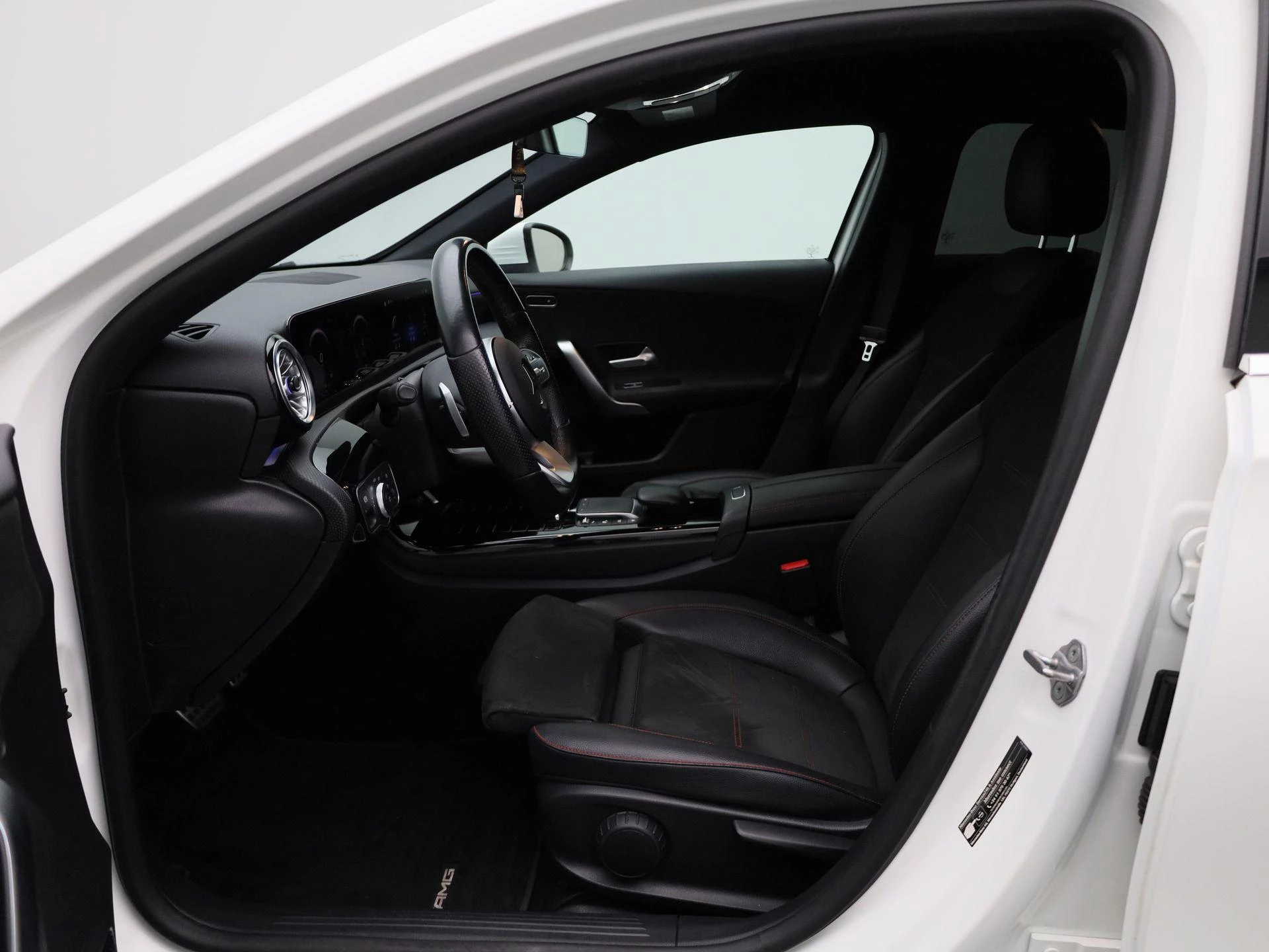 Mercedes-Benz-A-Klasse-image-8