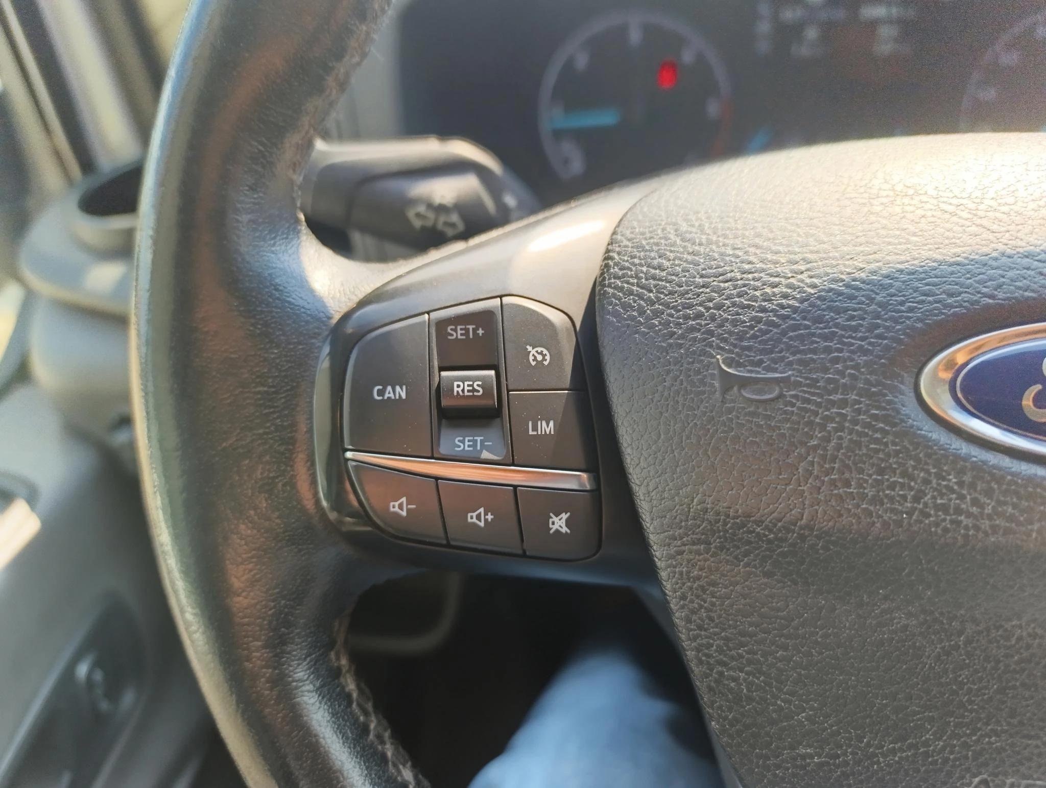 Ford Transit 350 2.0 TDCI L3H2 Trend RWD