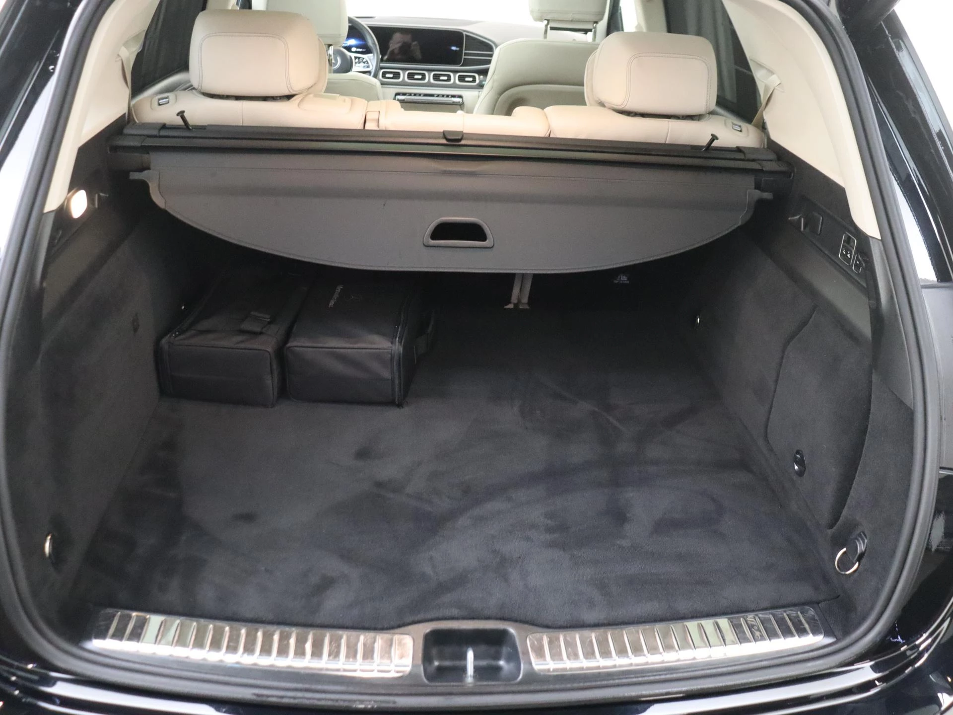 Mercedes-Benz-GLE-image-36