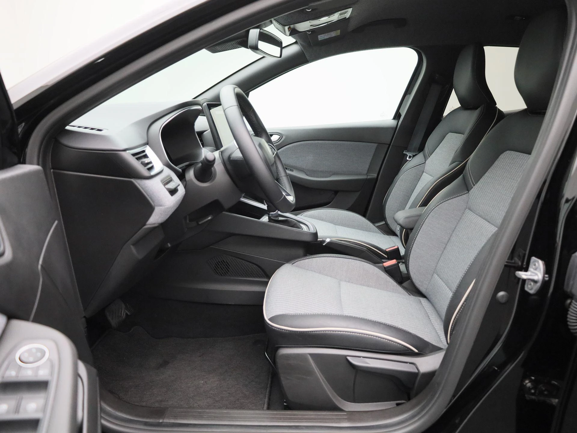 Renault-Clio-image-10
