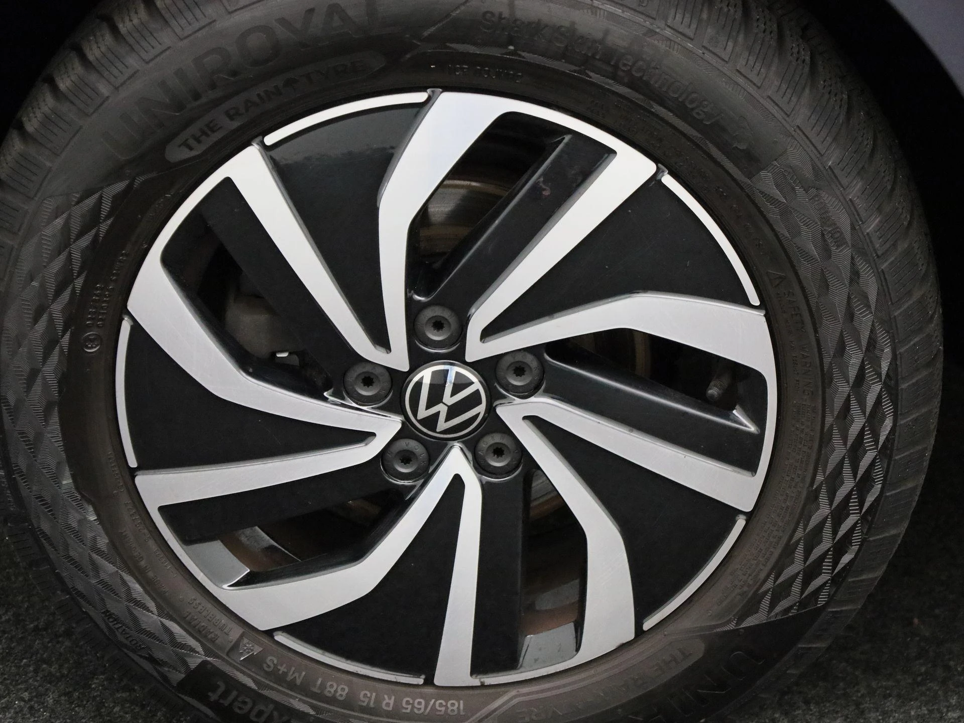 Volkswagen-Polo-image-14