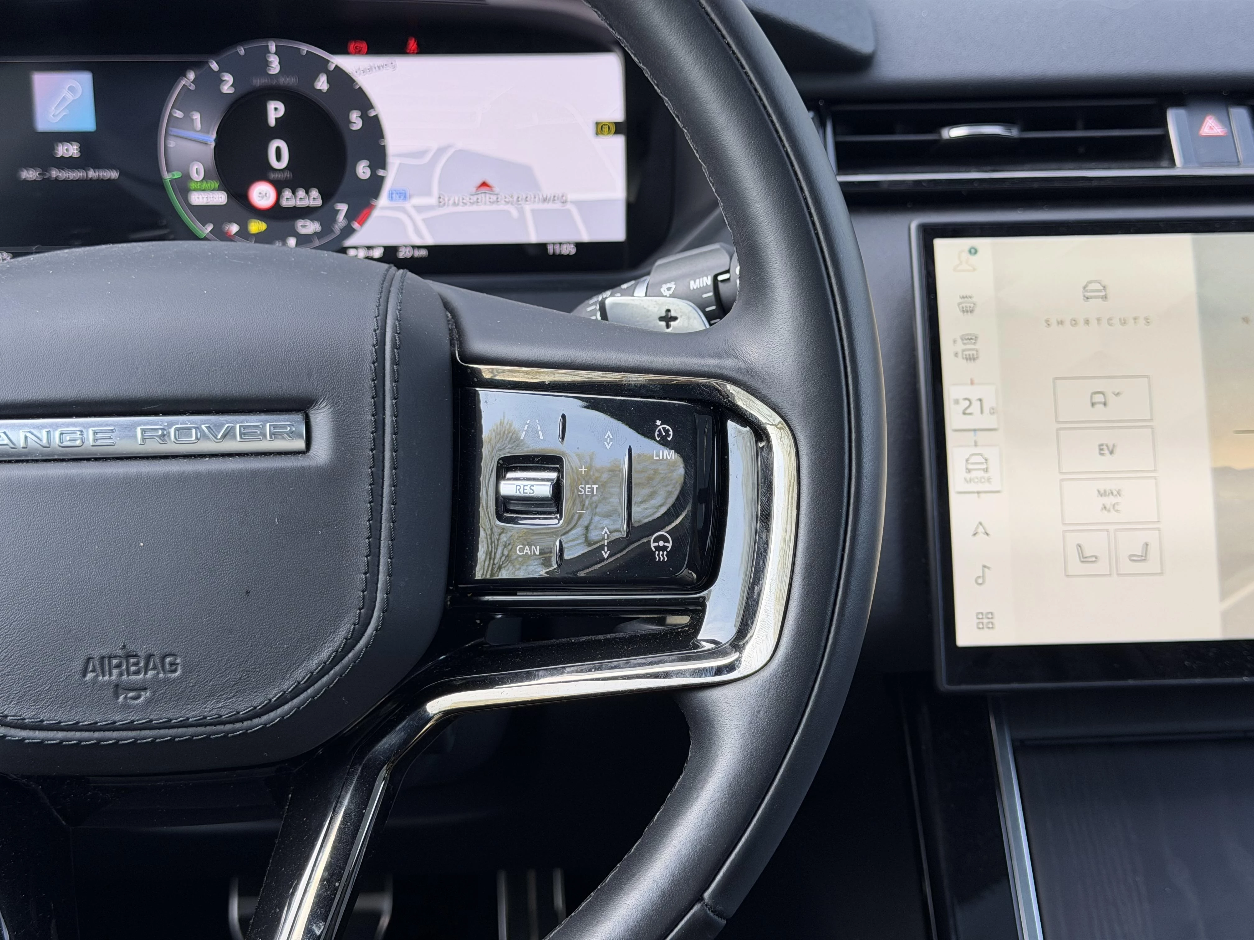 Land Rover-Range Rover Velar-image-18