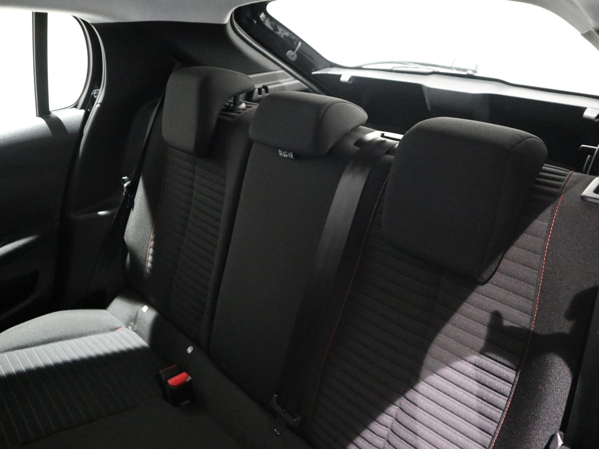 Peugeot-208-image-9
