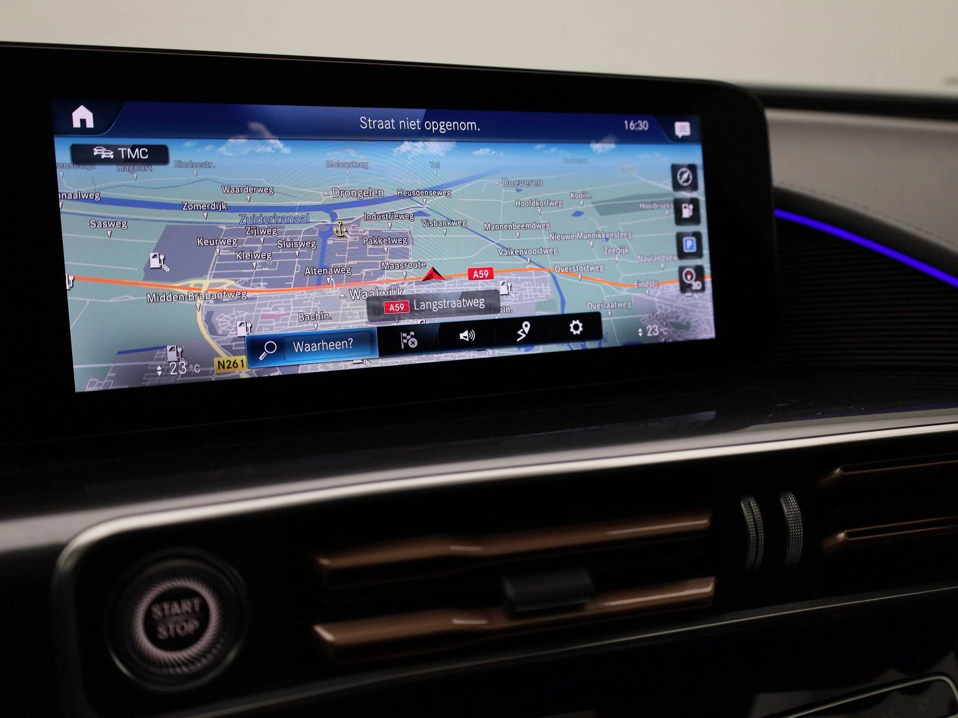 Mercedes-Benz-EQC-image-30