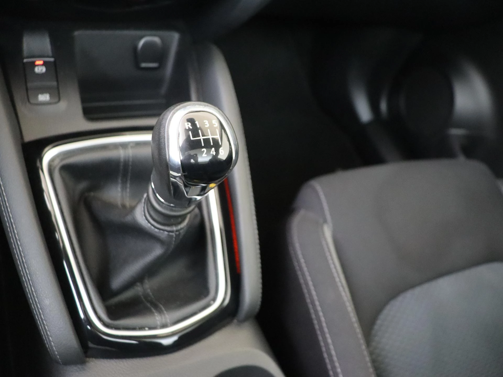 Nissan-QASHQAI-image-14