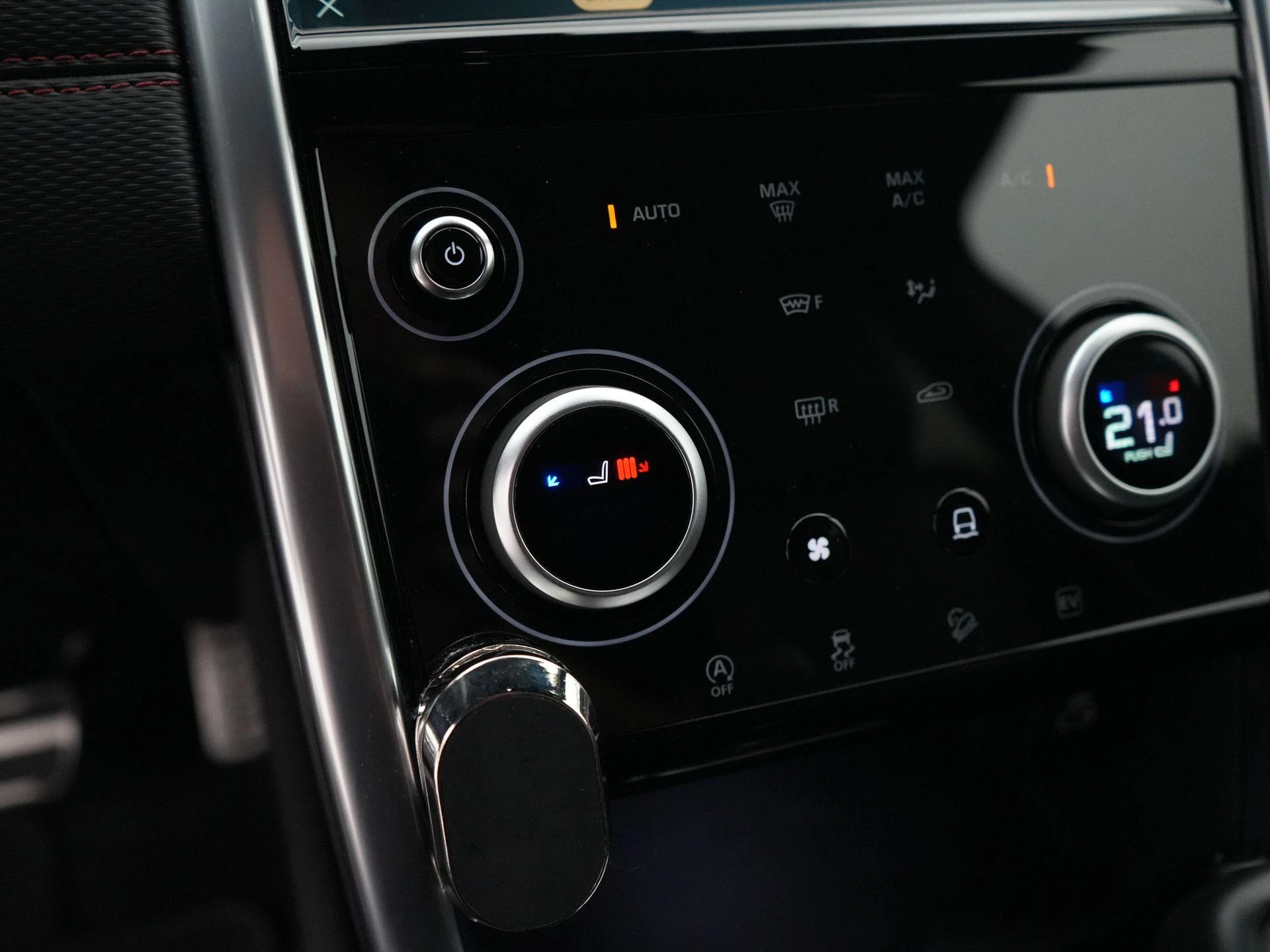 Land Rover-Discovery Sport-image-18