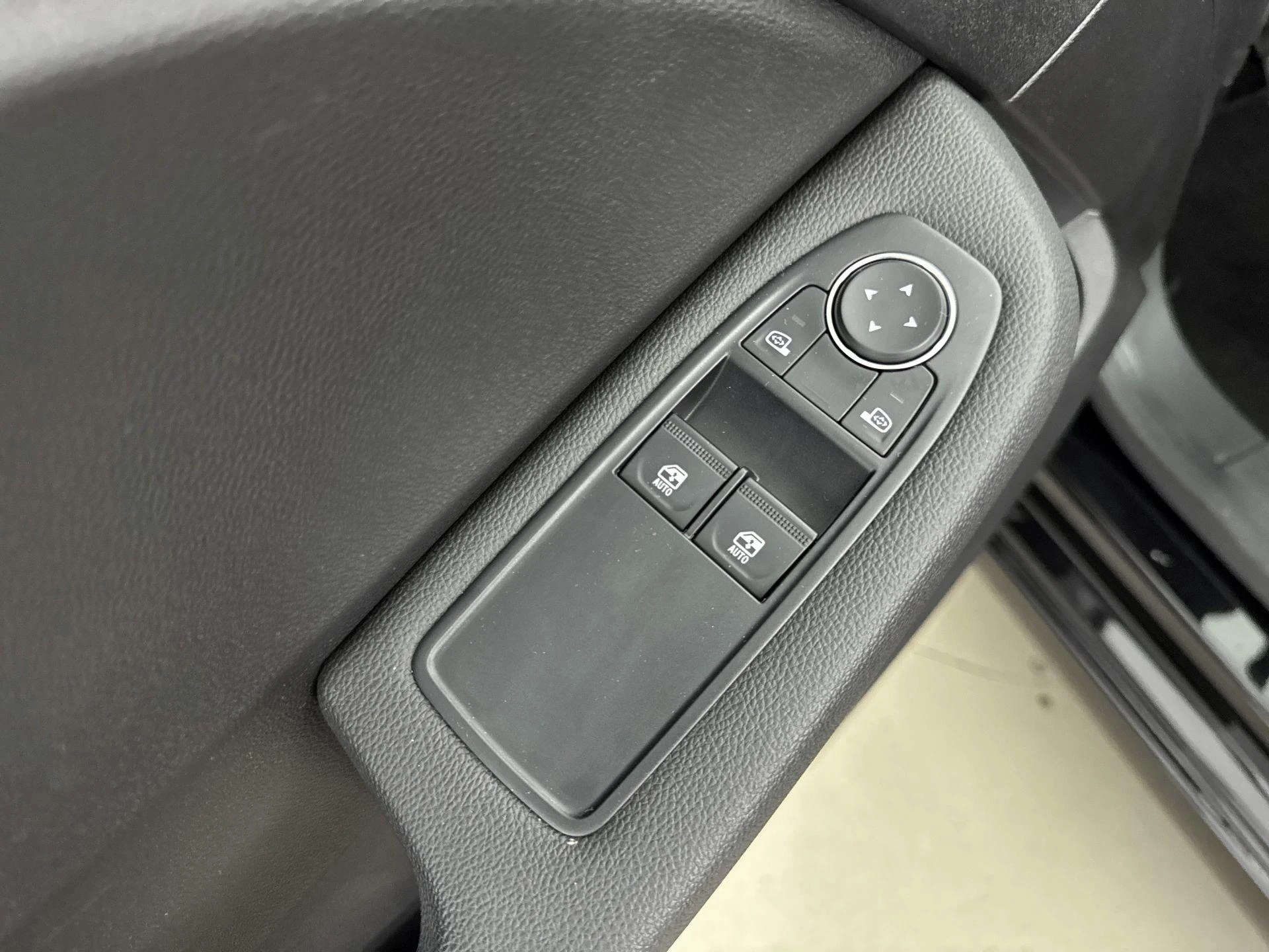 Renault-Clio-image-21
