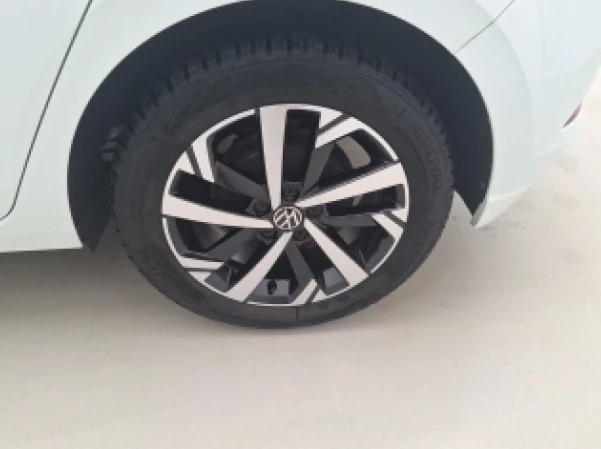 Volkswagen-Polo-image-1