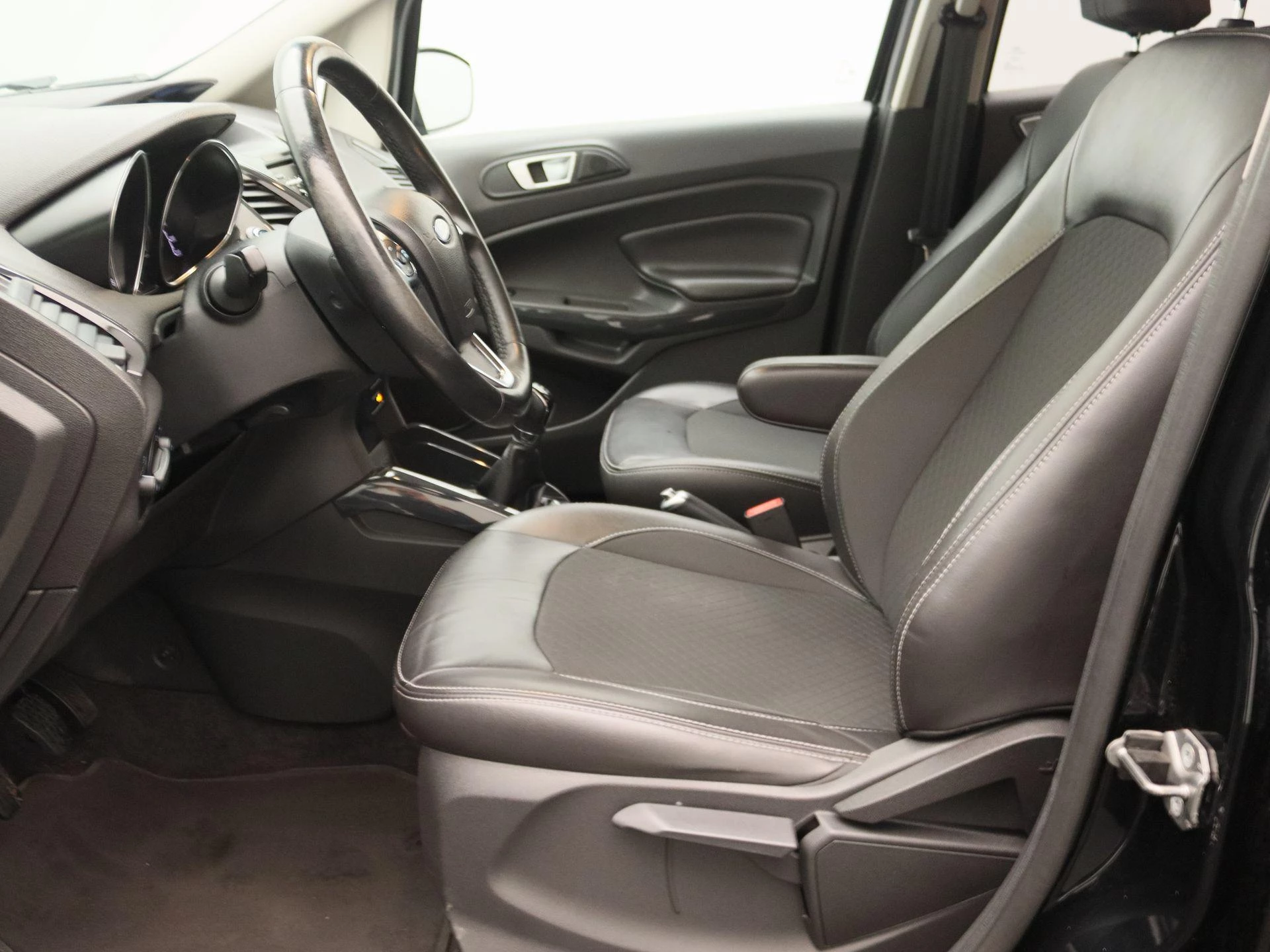 Ford-EcoSport-image-12