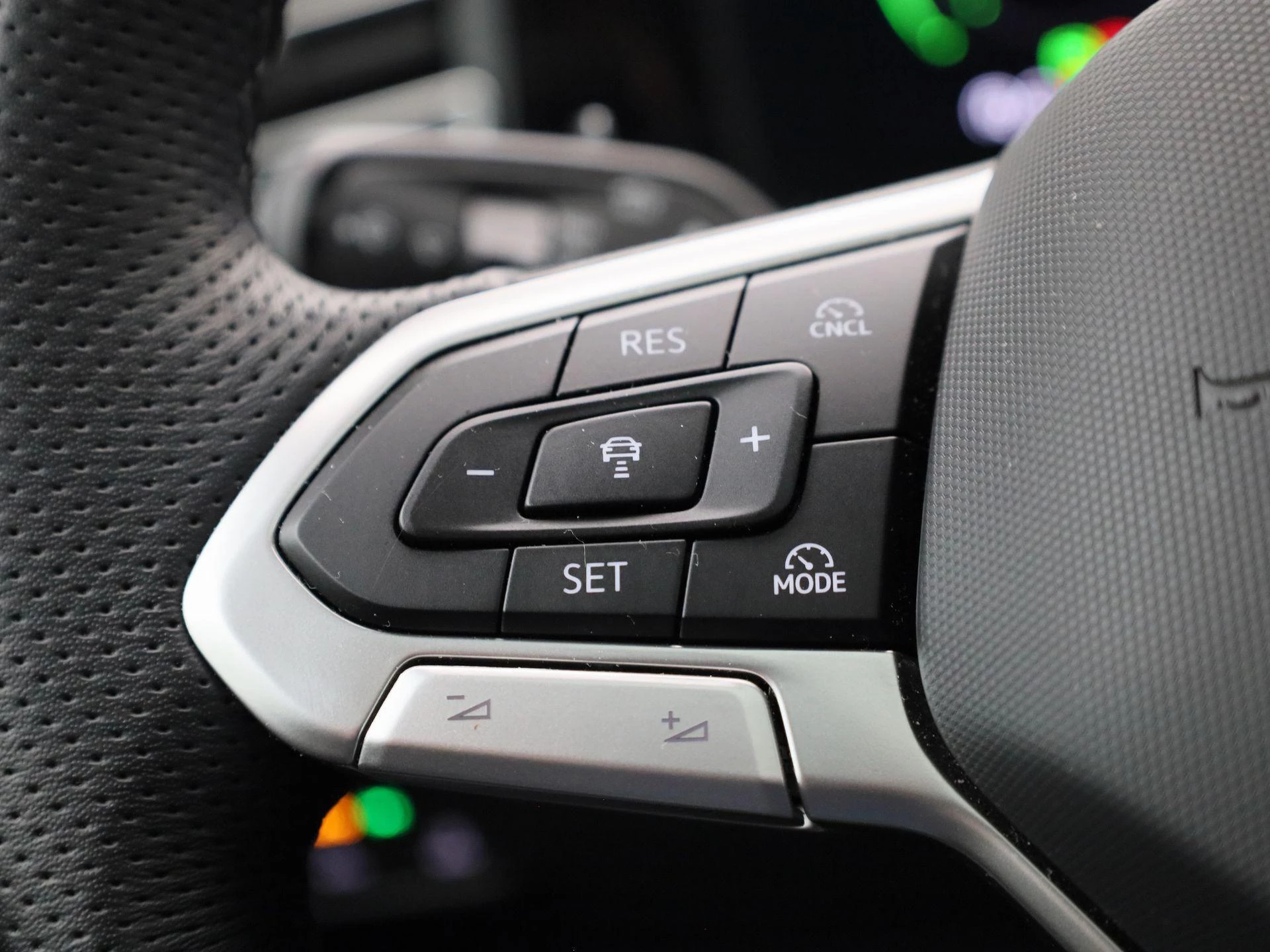 Volkswagen Tiguan 1.5 eHybrid R-Line Edition 272 PK