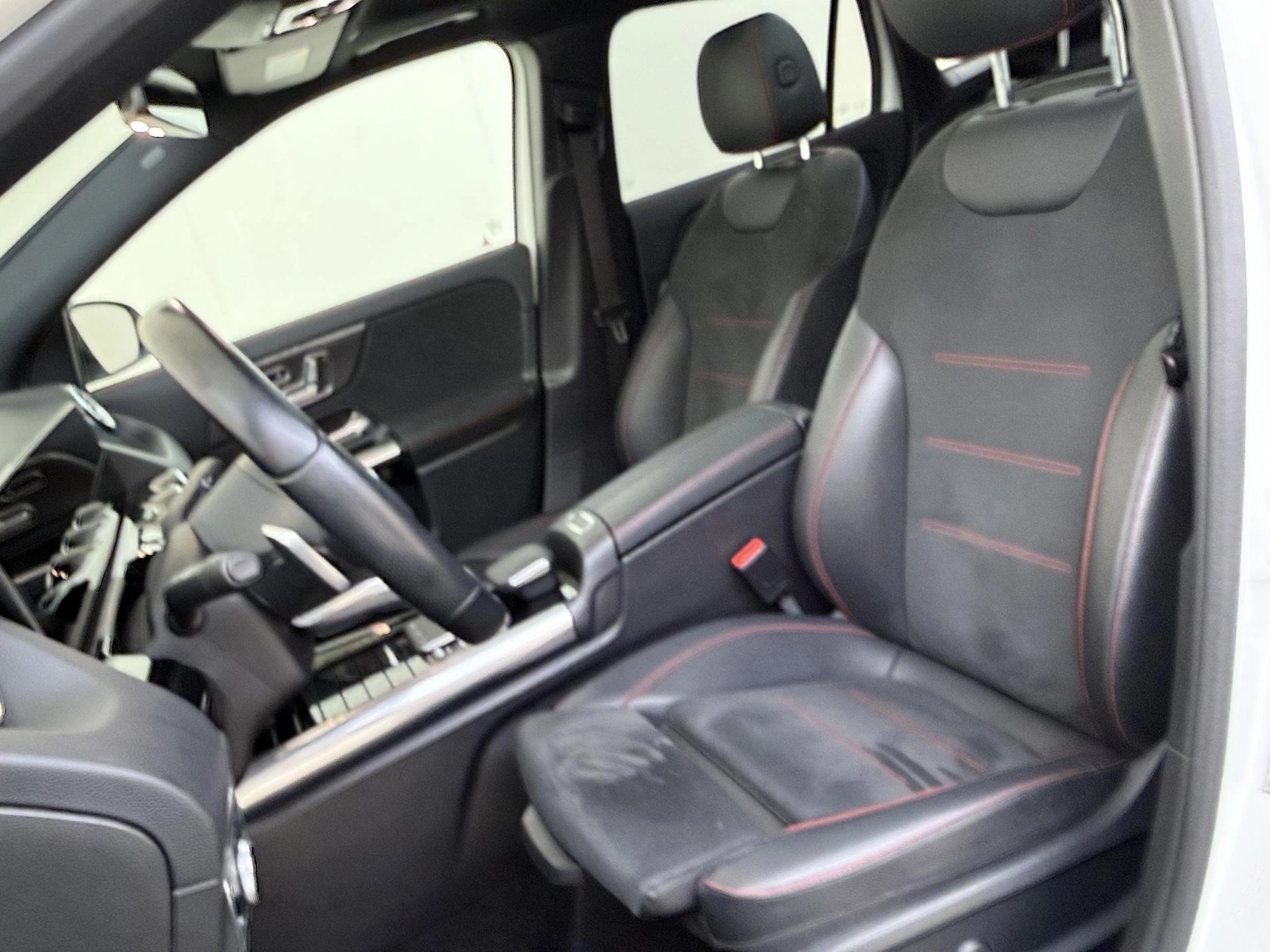 Mercedes-Benz-GLA-image-10