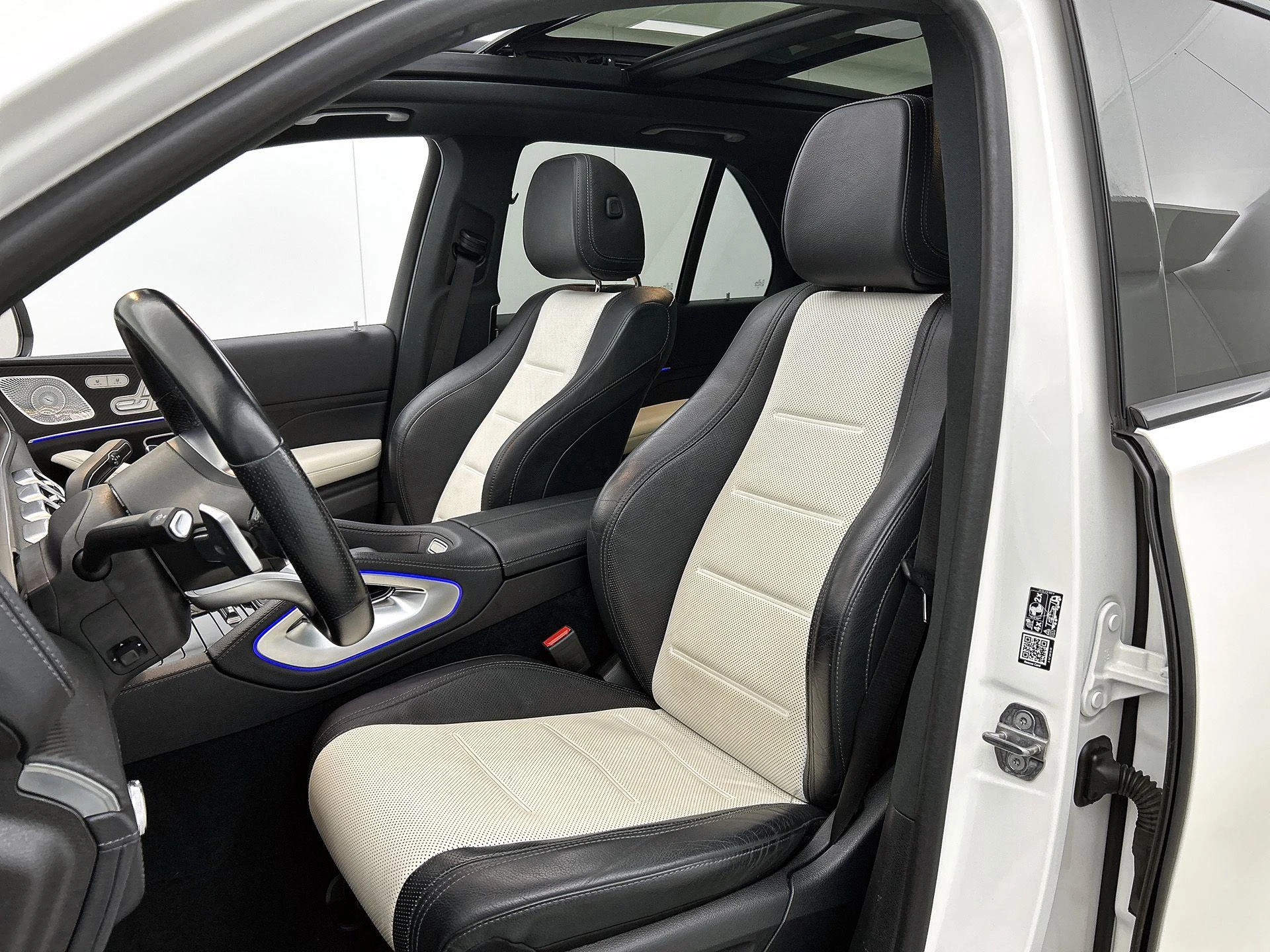 Mercedes-Benz-GLE-image-50