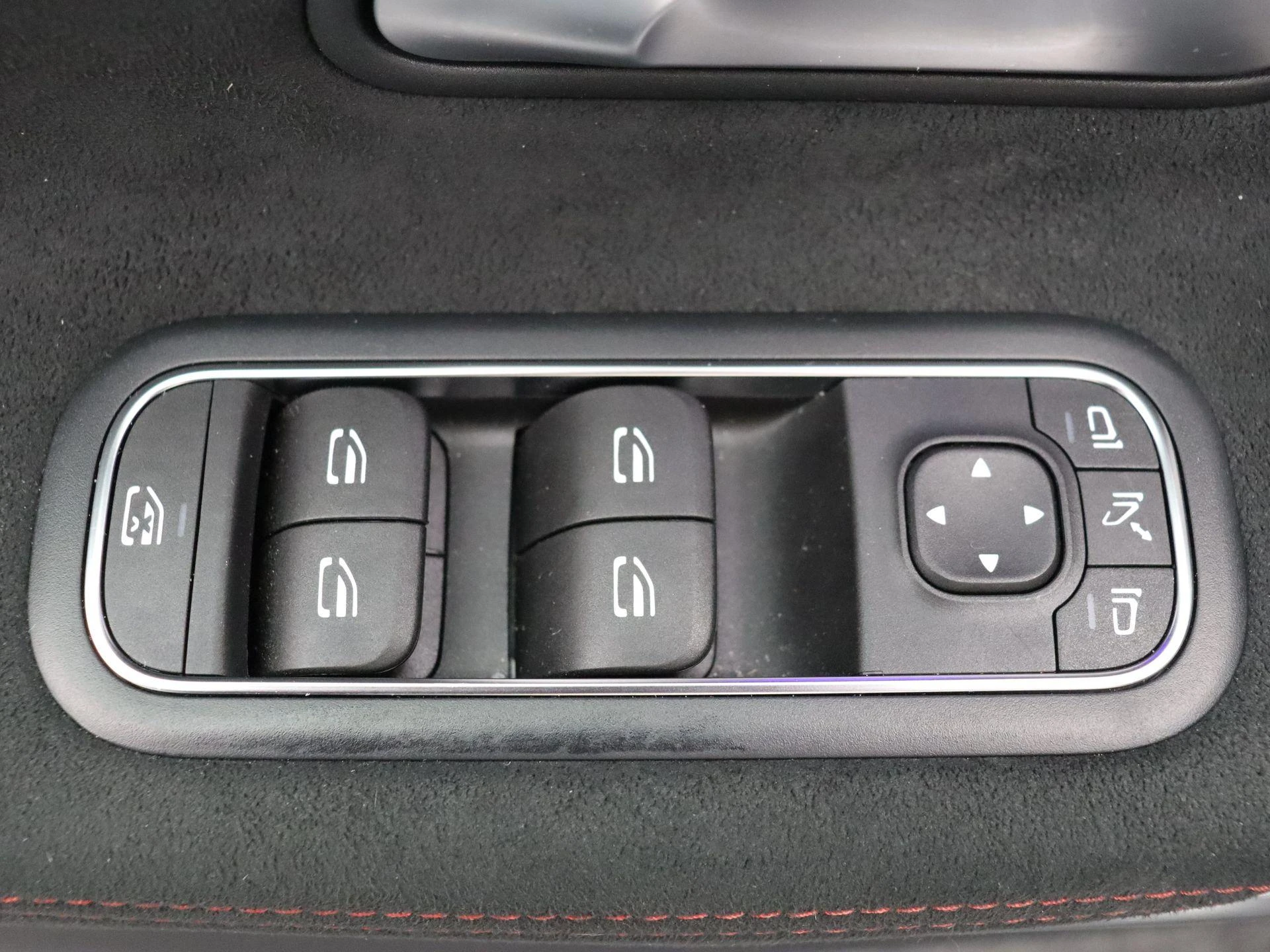 Mercedes-Benz-A-Klasse-image-20