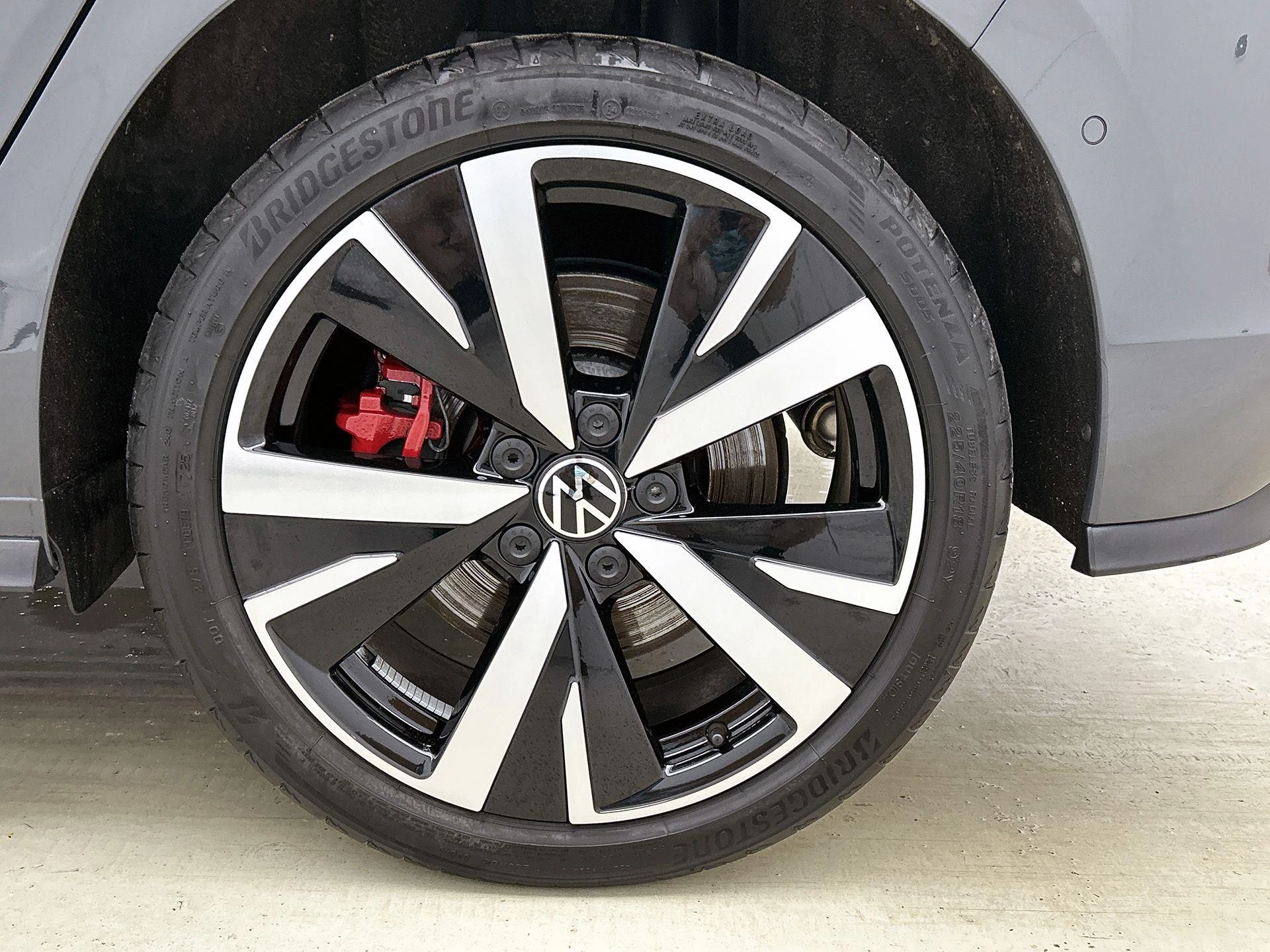 Volkswagen-Golf-image-37