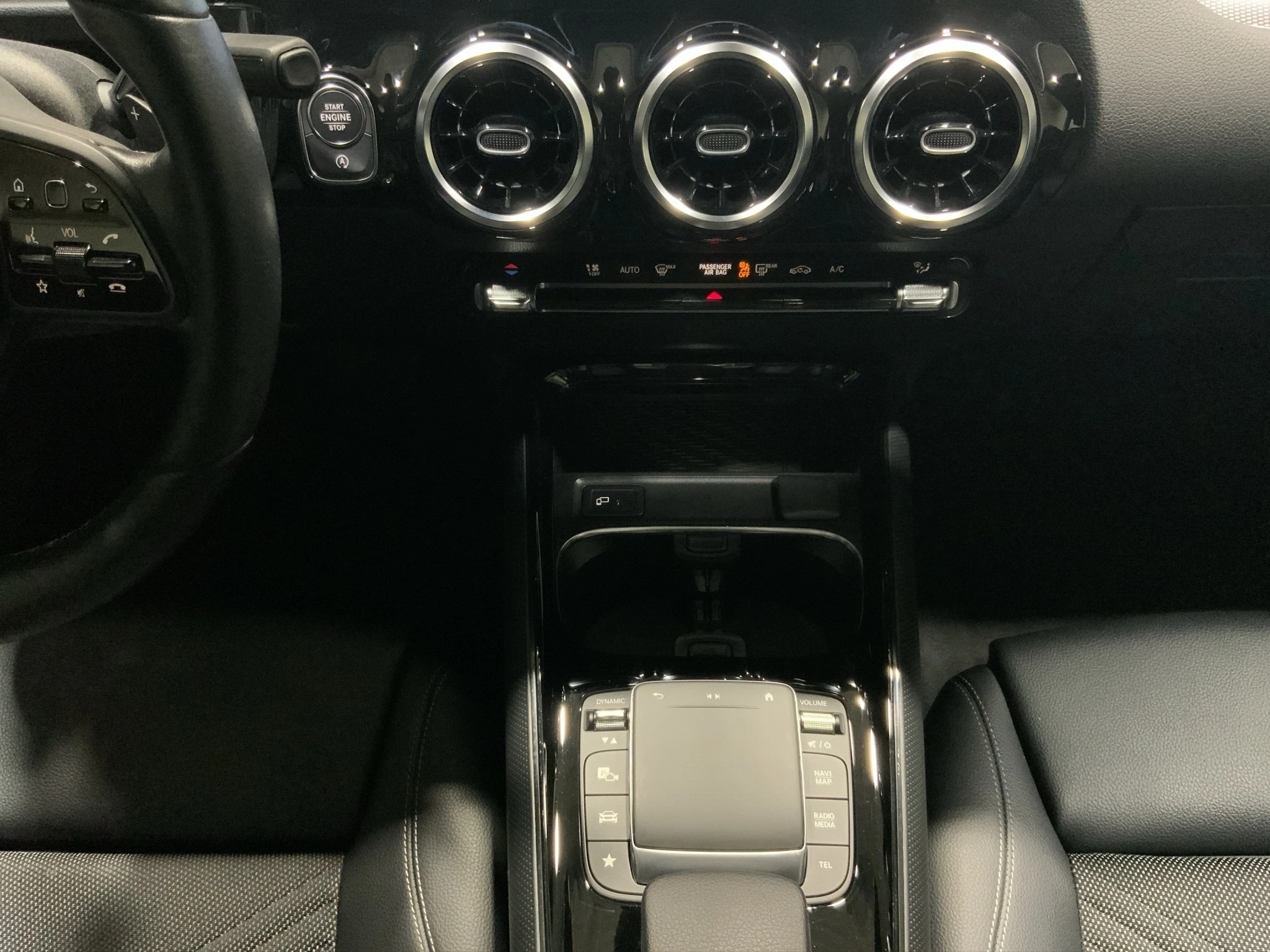 Mercedes-Benz-GLA-image-13