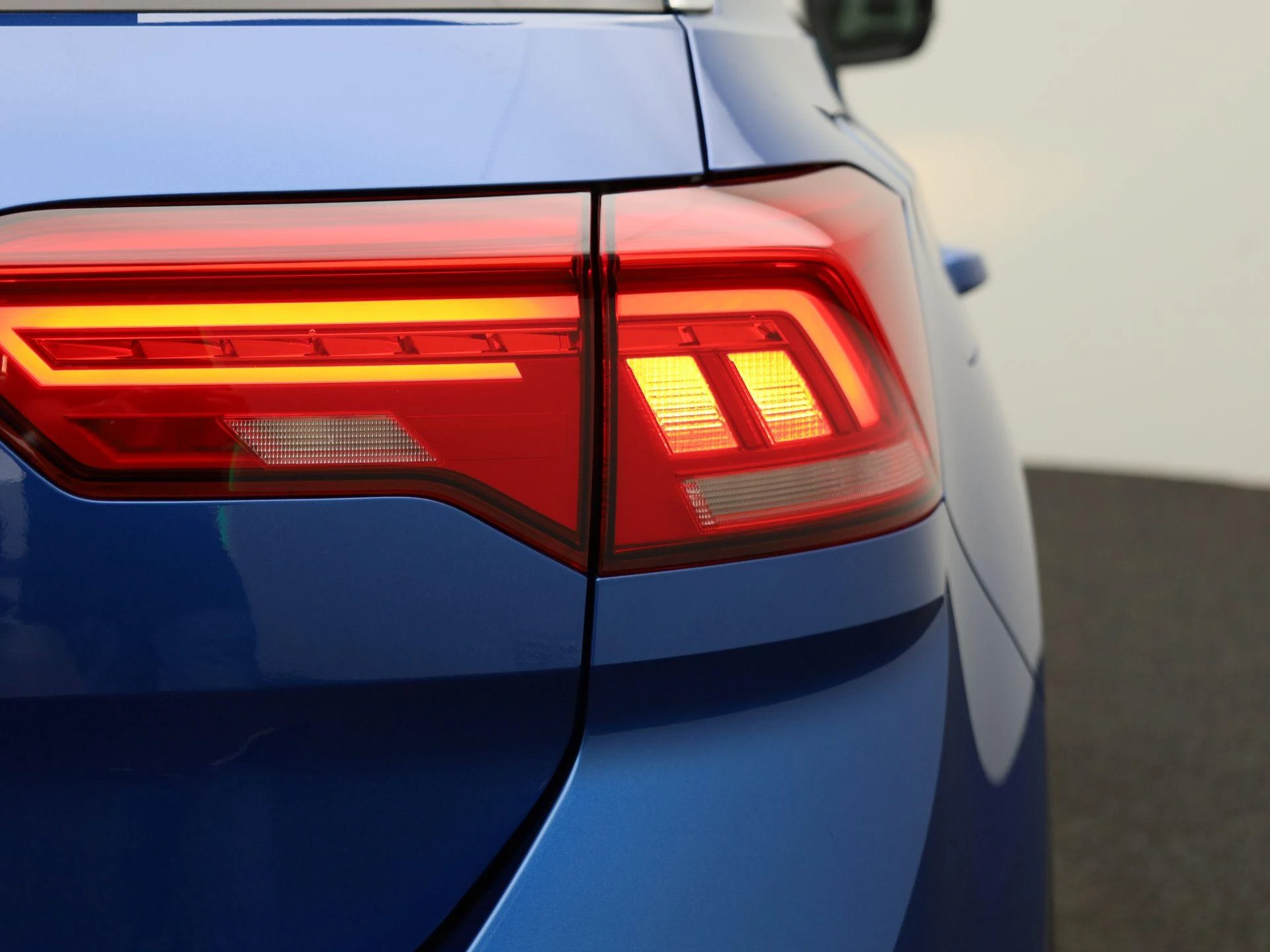 Volkswagen-T-Roc-image-43