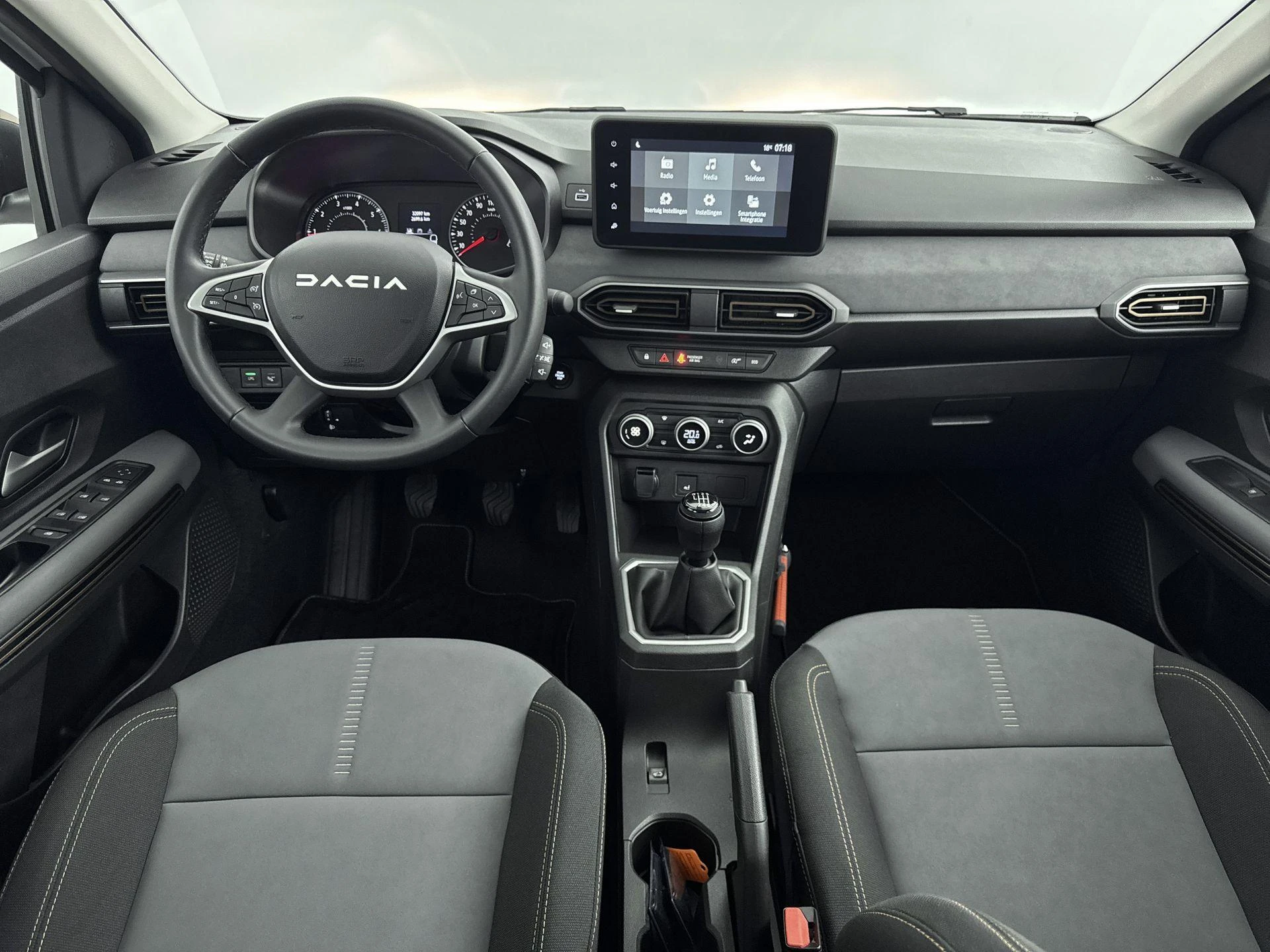 Dacia-Sandero Stepway-image-16