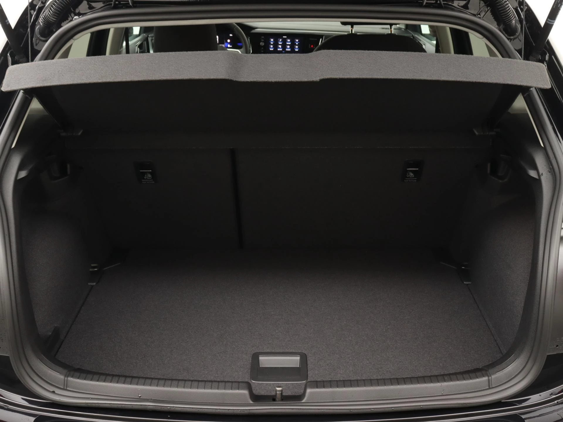 Volkswagen-Polo-image-12