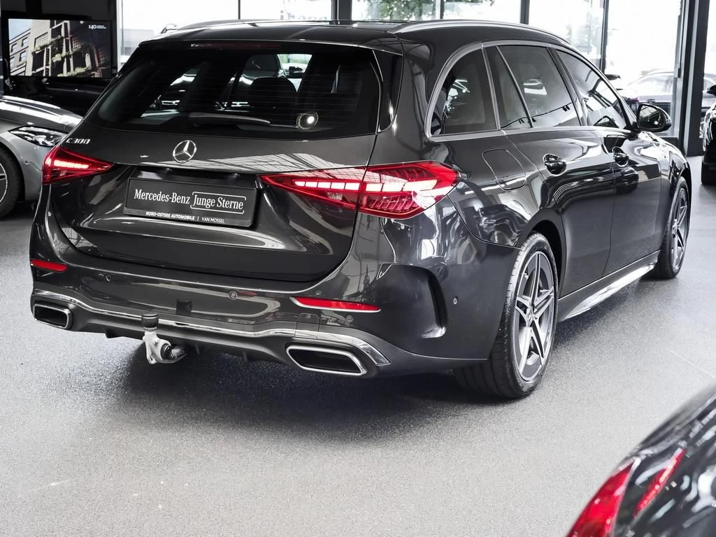 Mercedes-Benz-C-Klasse 300-image-4