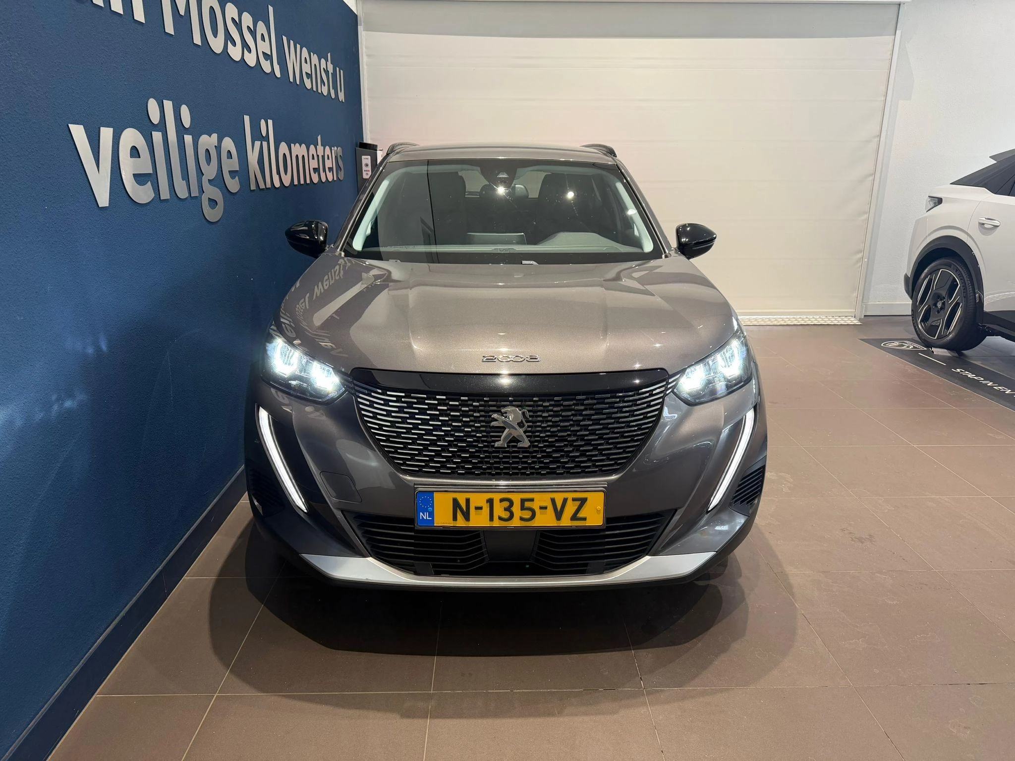 Peugeot-2008-image-1