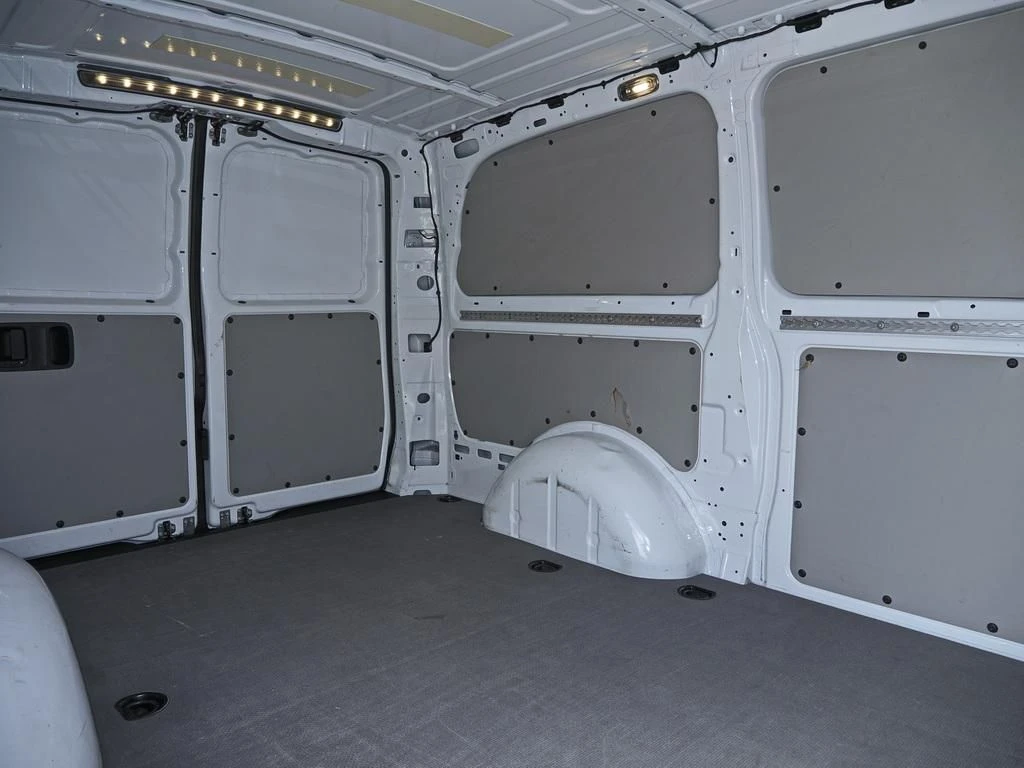 Mercedes-Benz-Vito 116-image-13