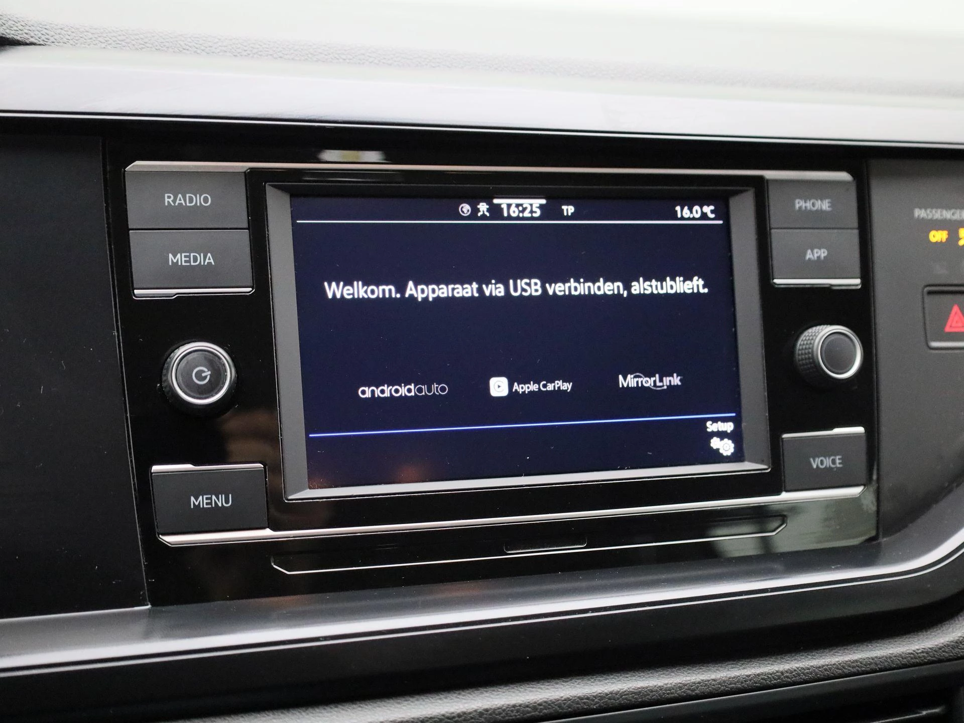 Volkswagen-Polo-image-22