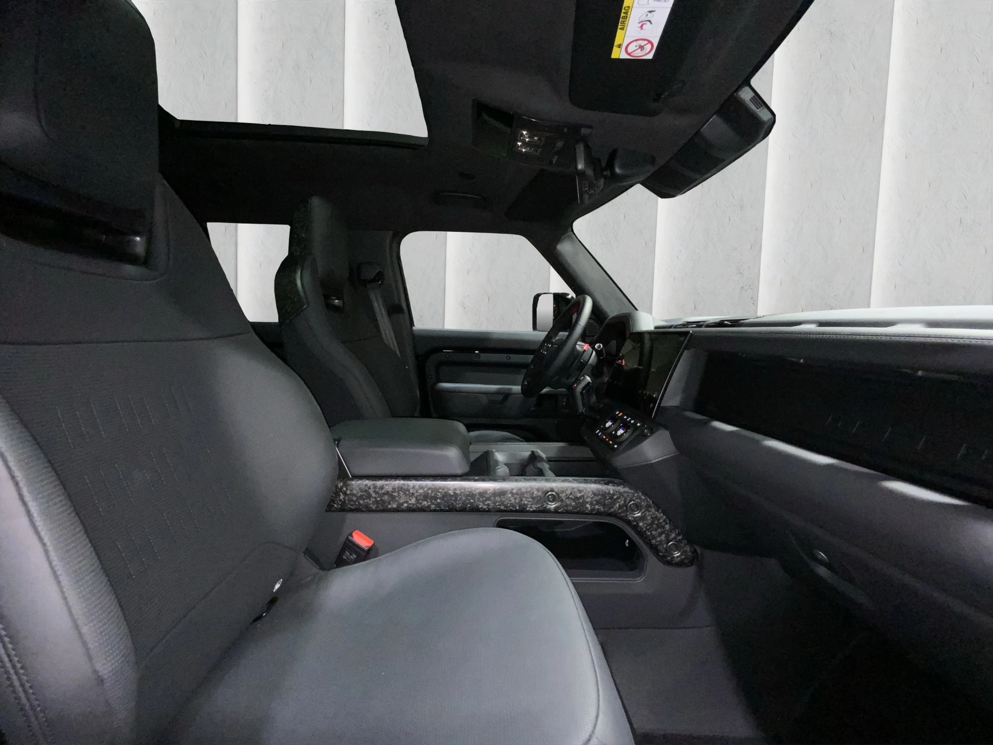 Land Rover Defender 110 P635 OCTA BLACK Forged Carbon | AHK
