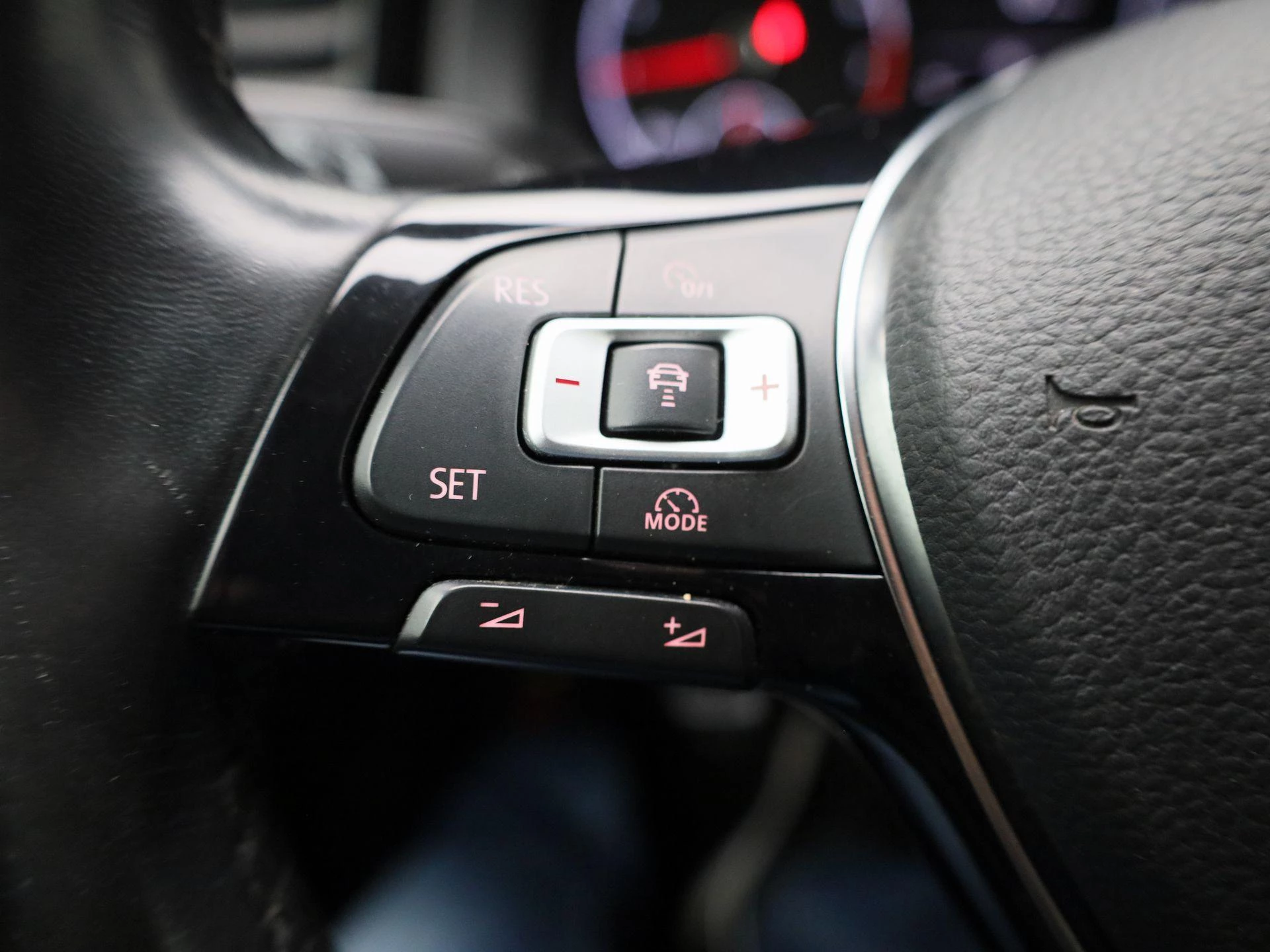 Volkswagen-Polo-image-19