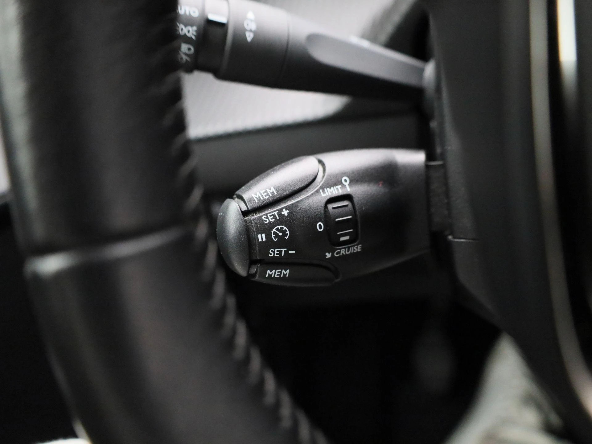 Peugeot-208-image-18