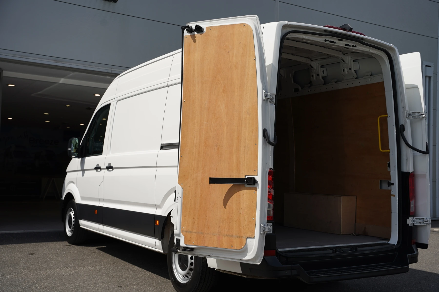 Volkswagen-Crafter-image-26
