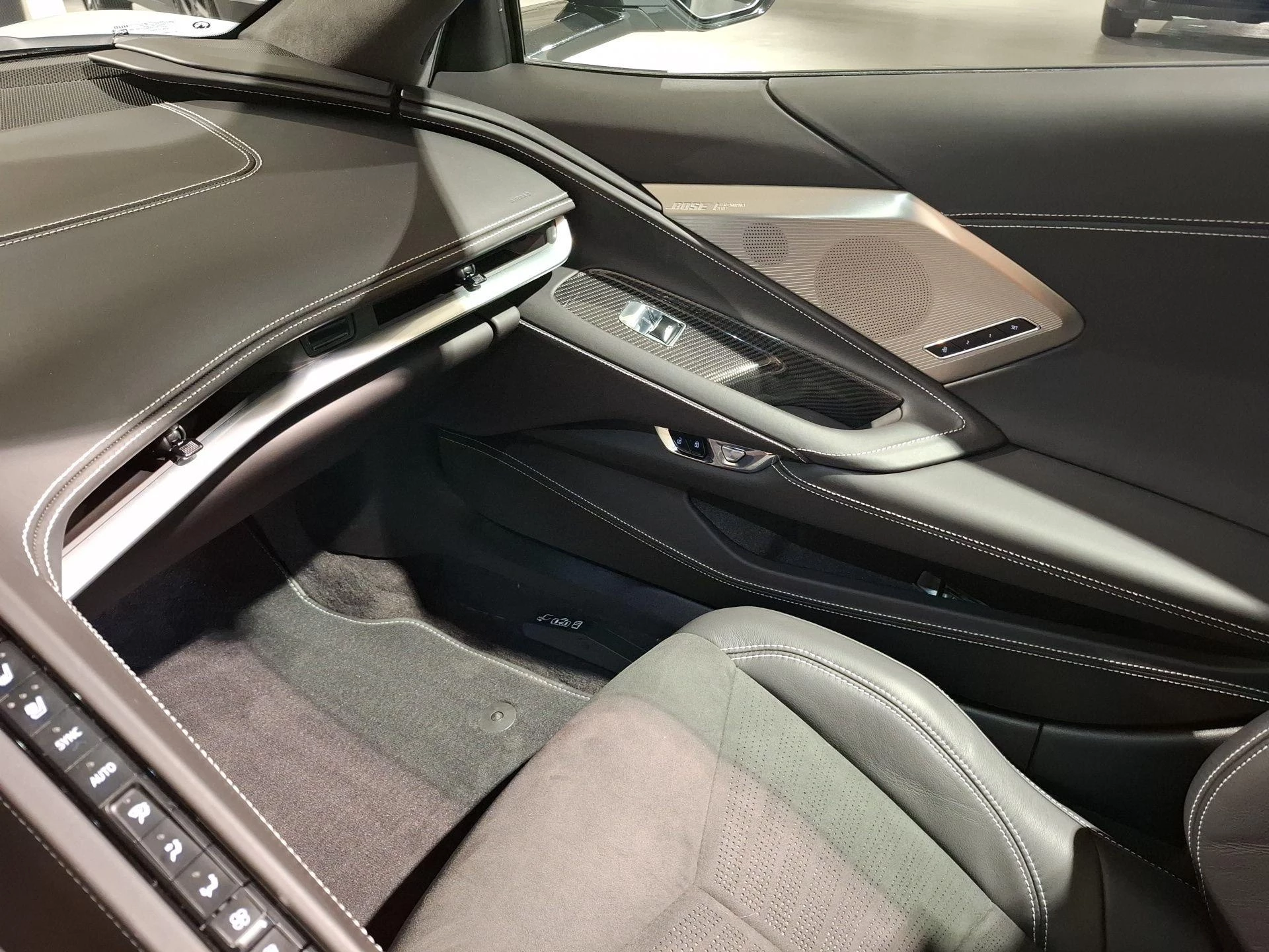 Chevrolet-Corvette-image-16