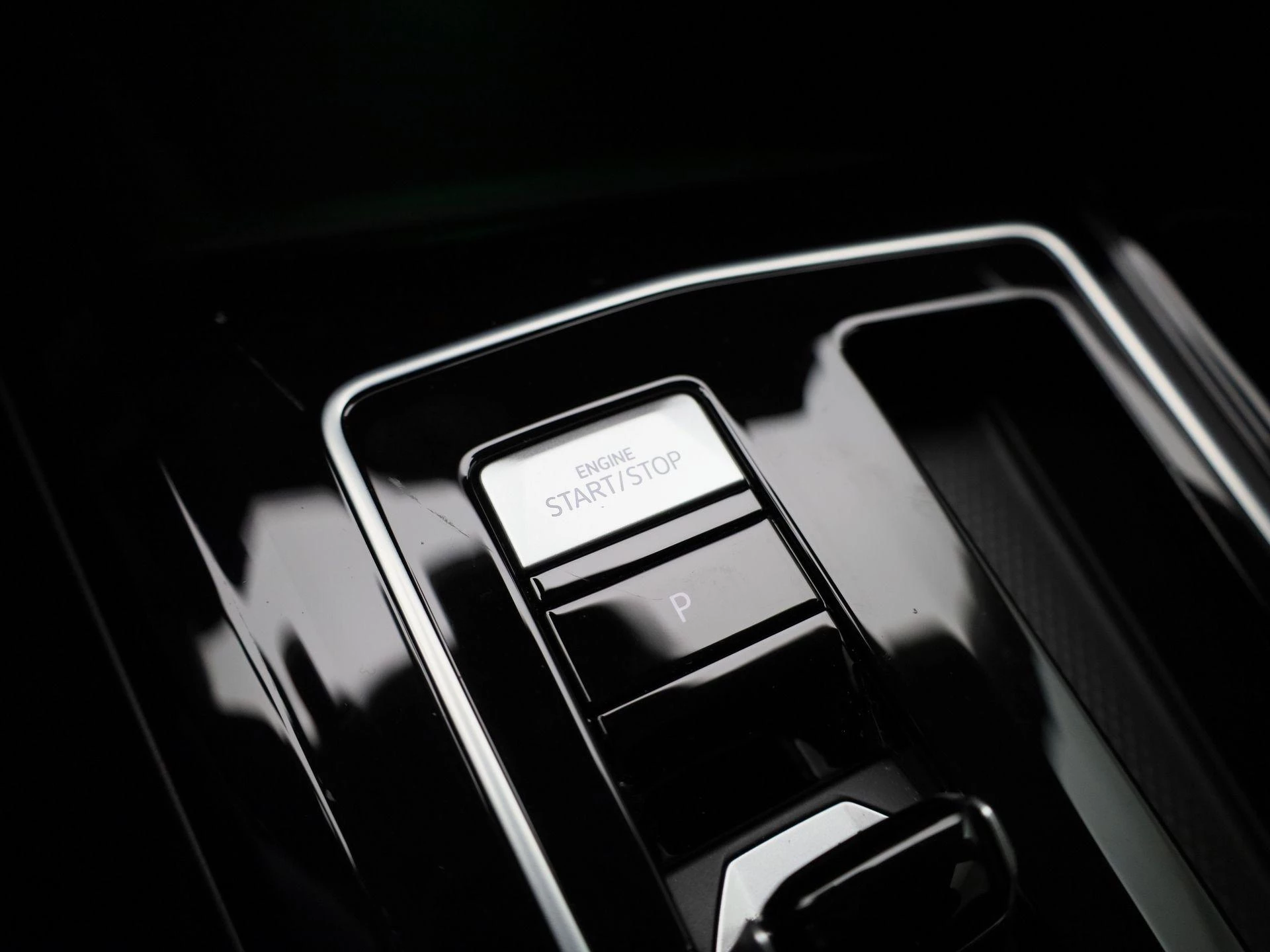 Volkswagen-Golf-image-24