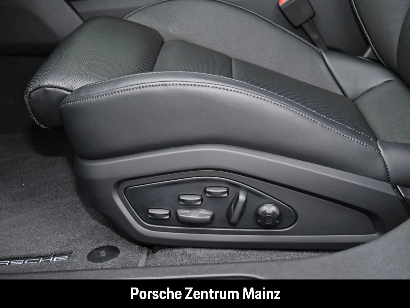 Porsche Taycan Sport Turismo Black Edition NW ZUM HAUSPR black edition