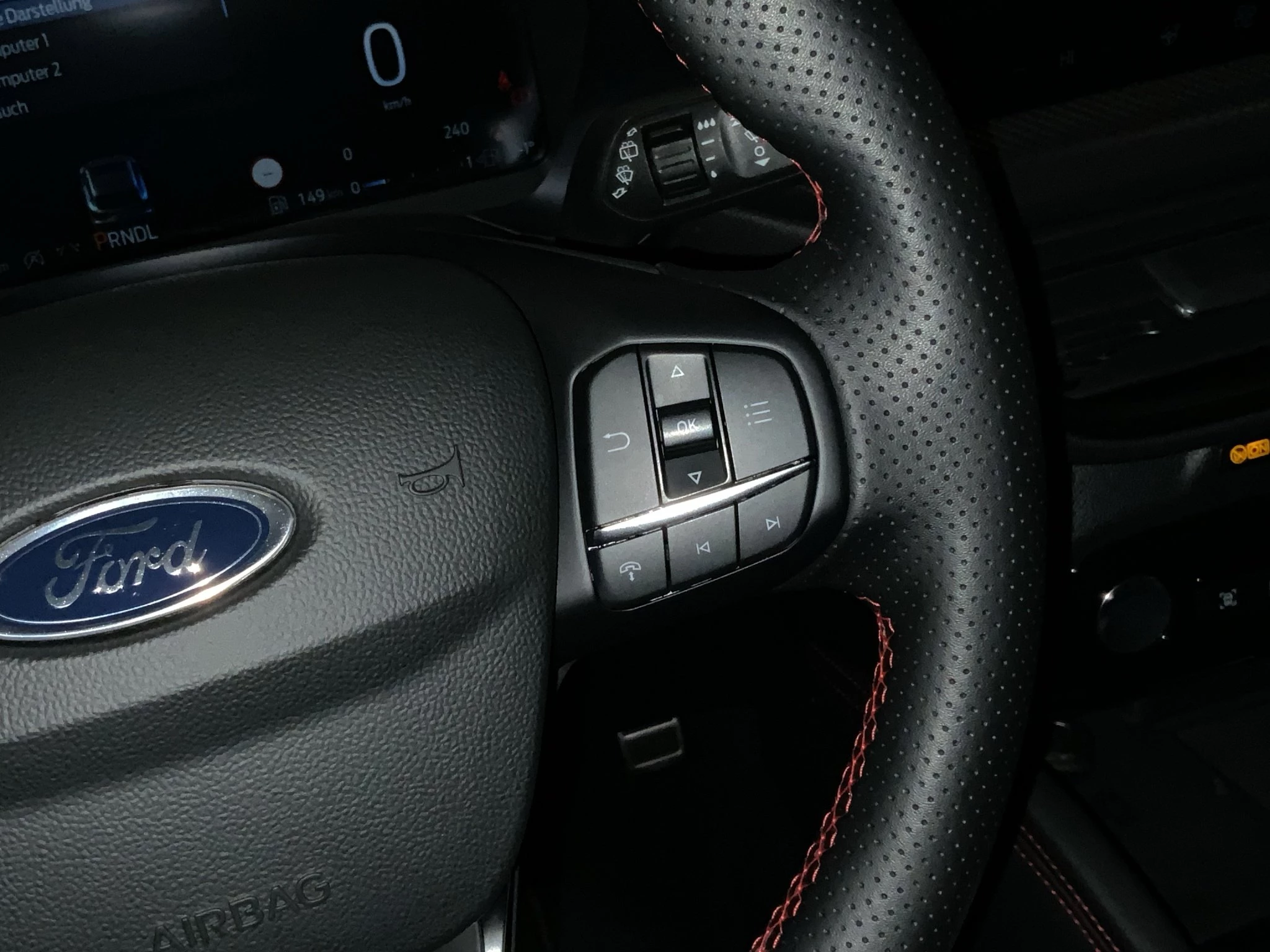 Ford Kuga ST-Line X Aut.*PANO*AHK*360GRAD*LED-MATRIX*NAVI*GRA*WINTER-PKT.