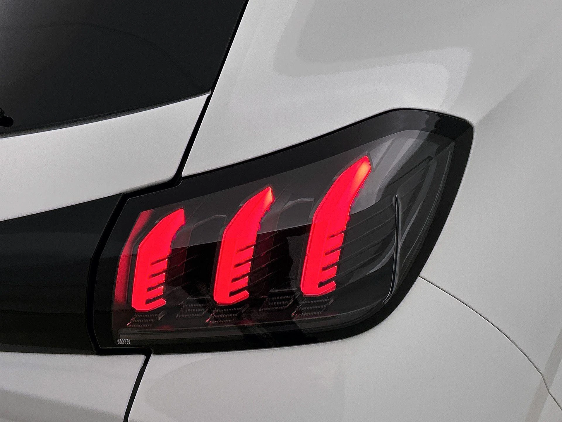 Peugeot-208-image-14