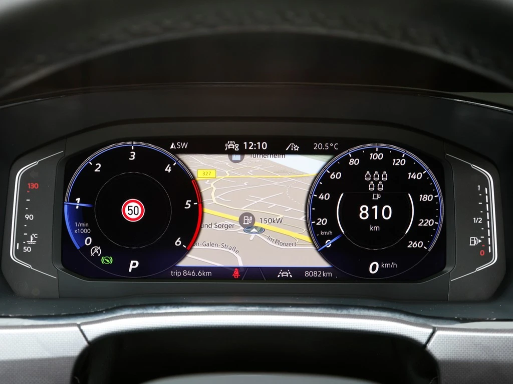 Volkswagen-Touran-image-13