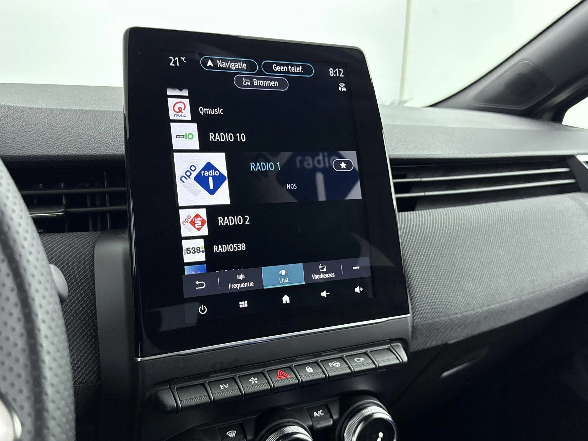 Renault-Clio-image-8