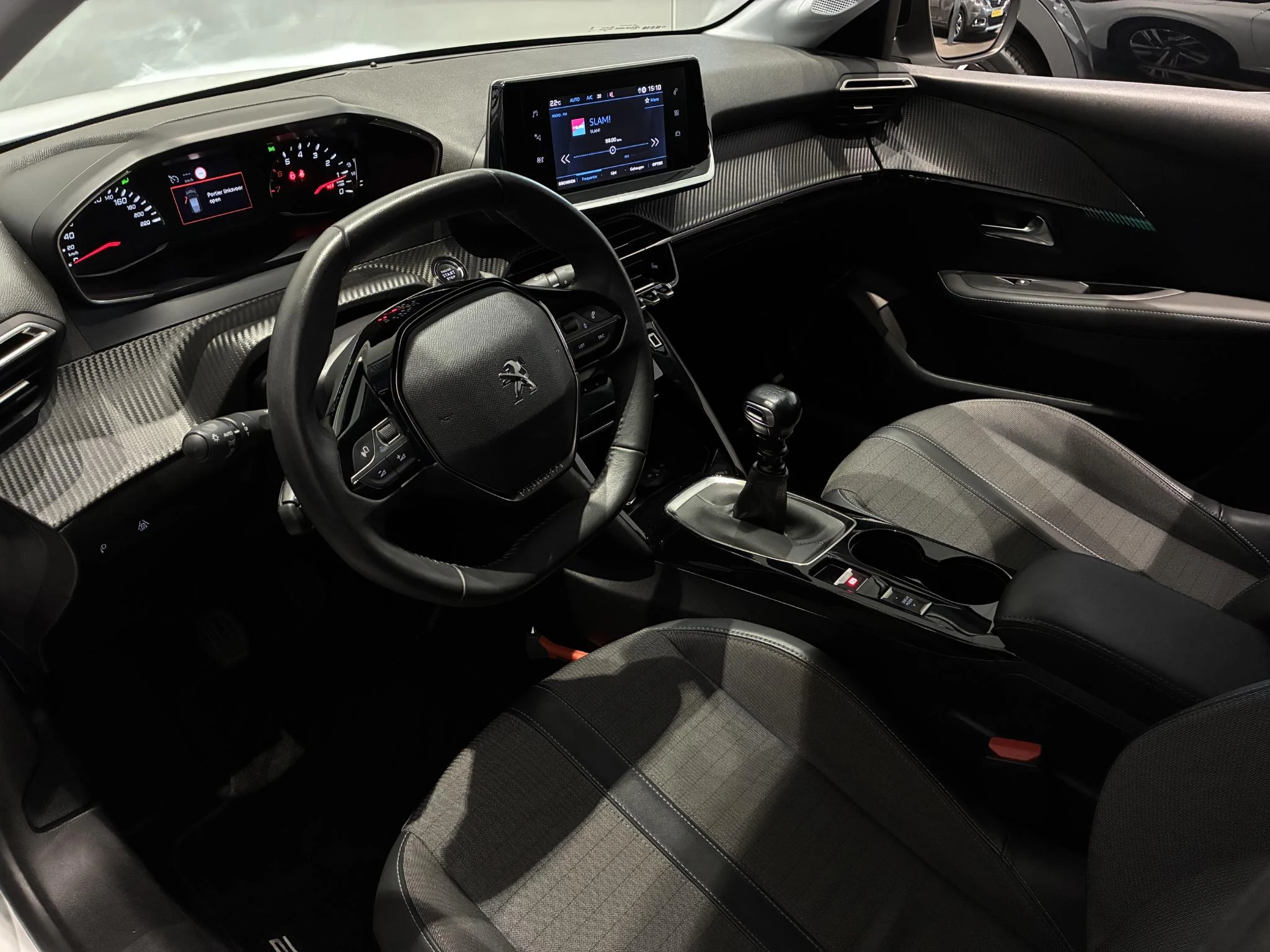 Peugeot-208-image-8