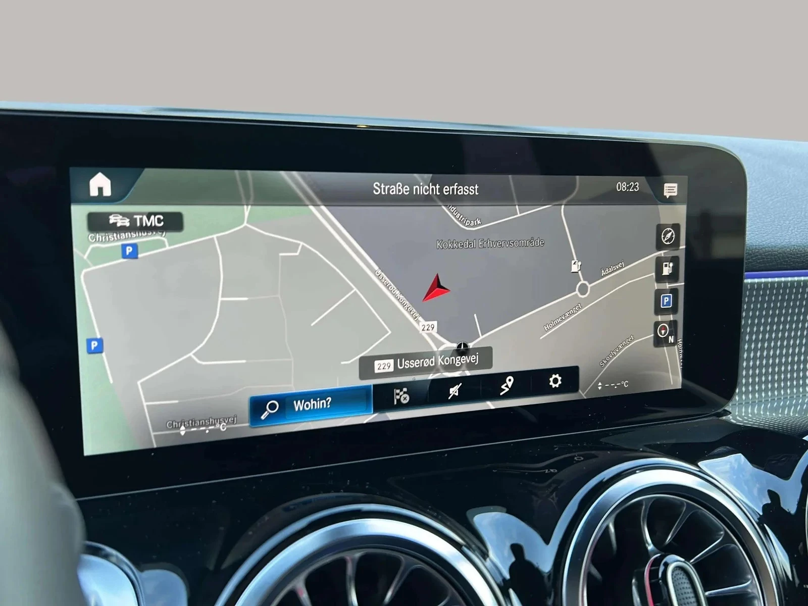 Mercedes-Benz-EQB-image-14