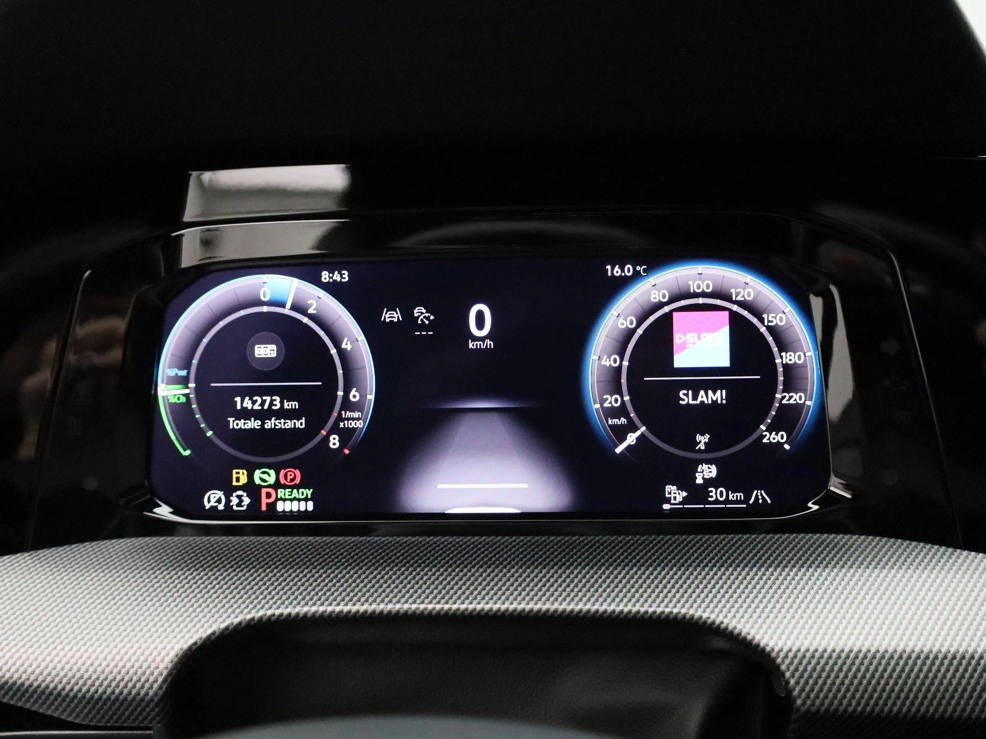 Volkswagen-Golf-image-7