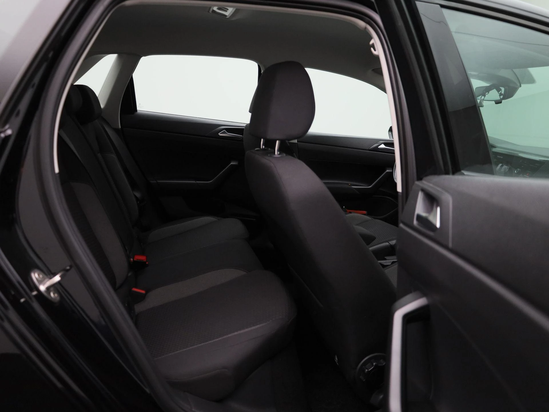 Volkswagen-Polo-image-33